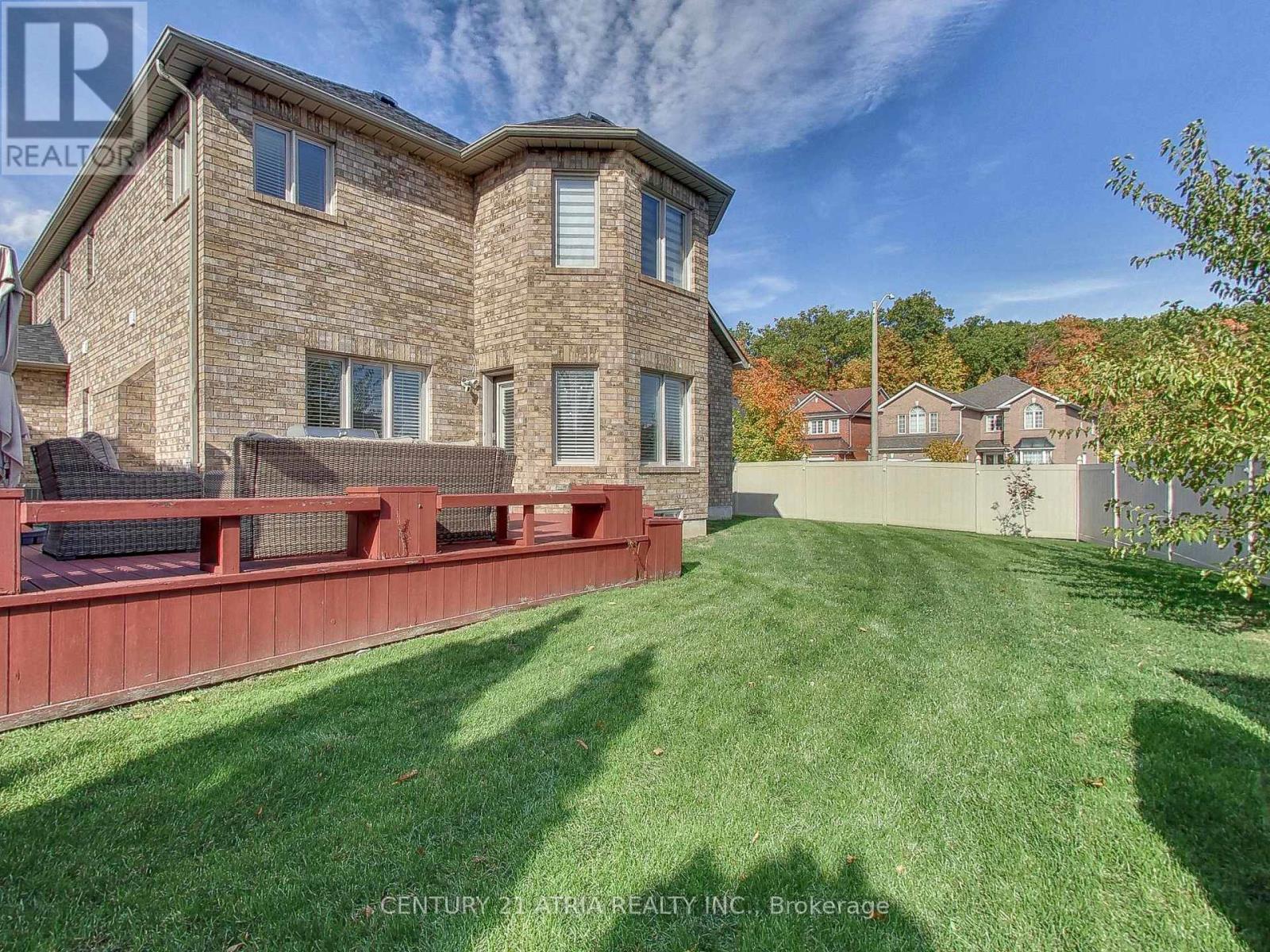 2 Whalen Court, Richmond Hill, Ontario  L4C 9T5 - Photo 37 - N12477148
