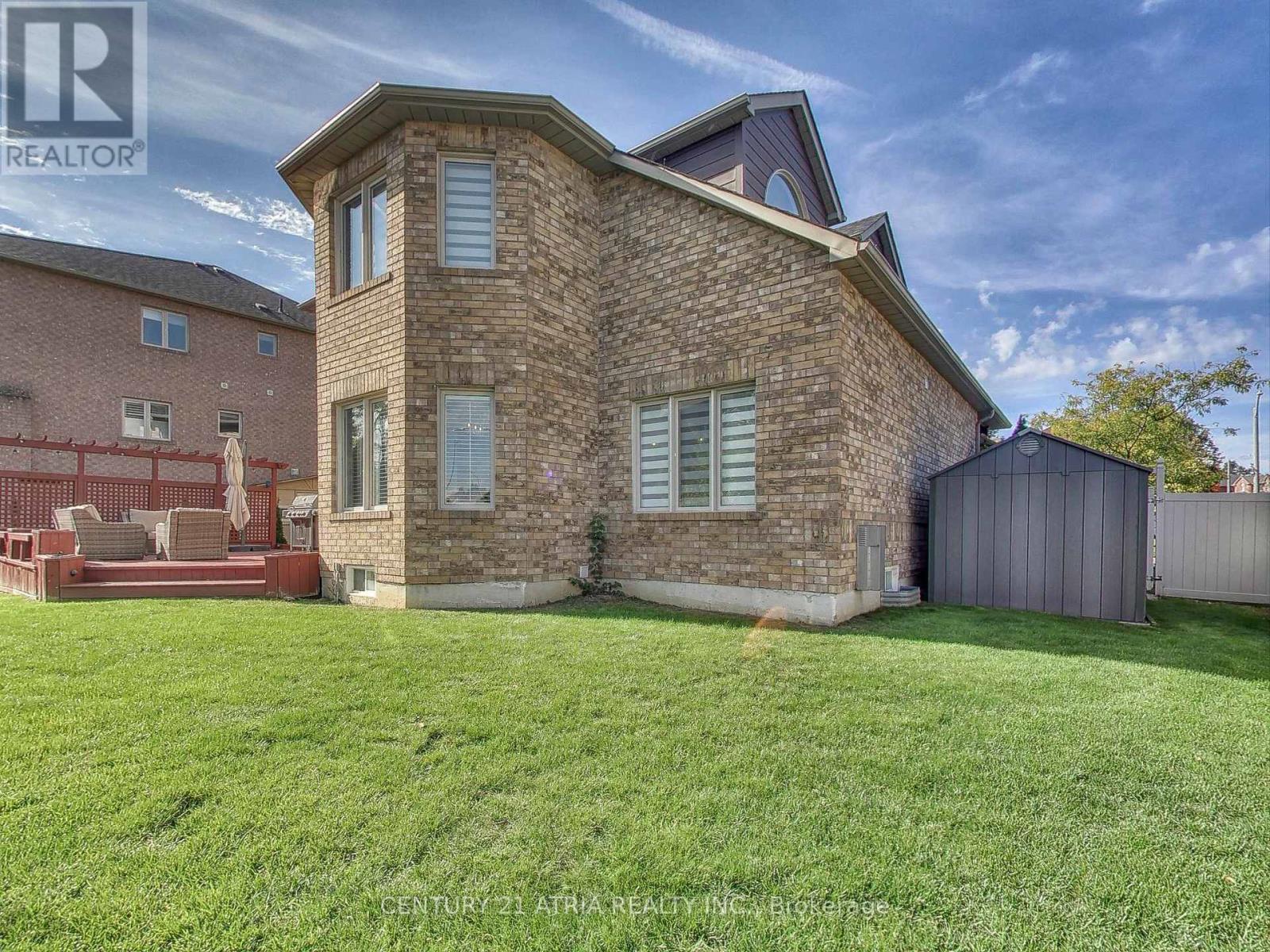 2 Whalen Court, Richmond Hill, Ontario  L4C 9T5 - Photo 38 - N12477148