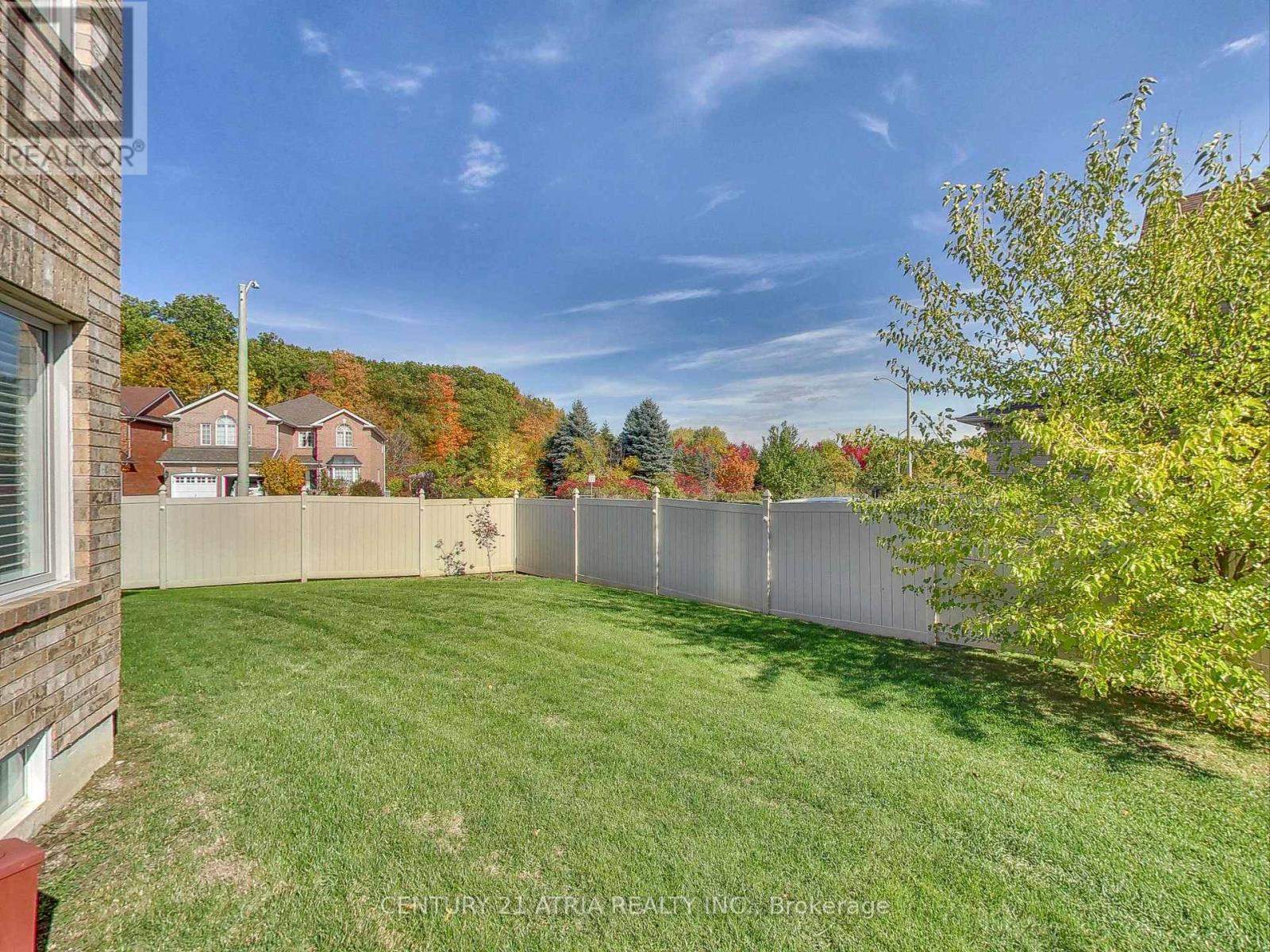2 Whalen Court, Richmond Hill, Ontario  L4C 9T5 - Photo 40 - N12477148