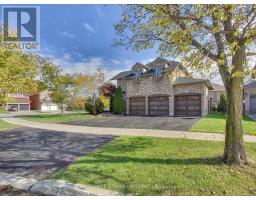 2 WHALEN COURT, Richmond Hill, Ontario