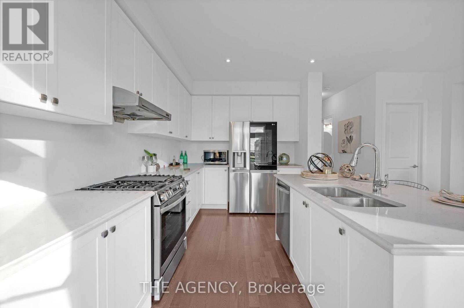 33 Bruce Boyd Drive, Markham, Ontario  L6B 1R3 - Photo 21 - N12477155