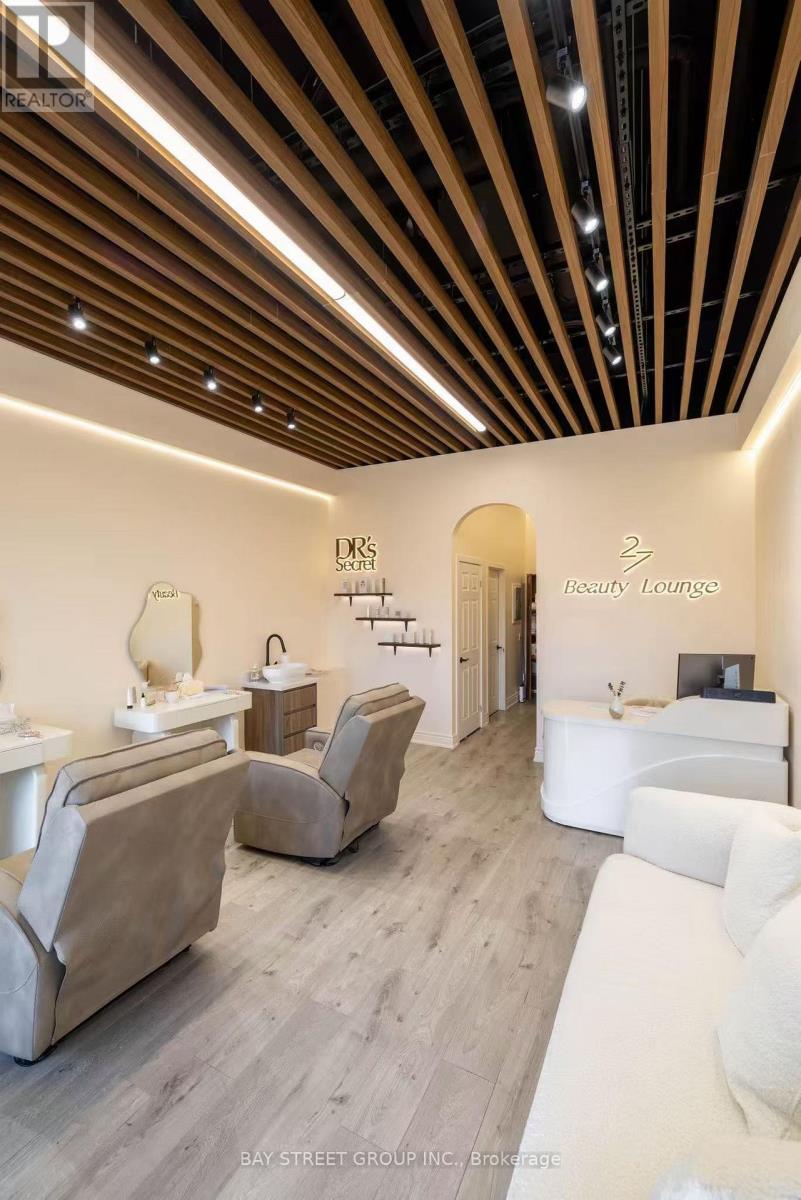 6 - 7181 Yonge Street, Markham, Ontario  L3T 0C7 - Photo 4 - N12477159