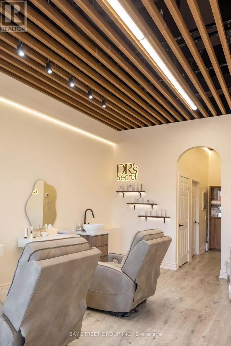 6 - 7181 Yonge Street, Markham, Ontario  L3T 0C7 - Photo 6 - N12477159