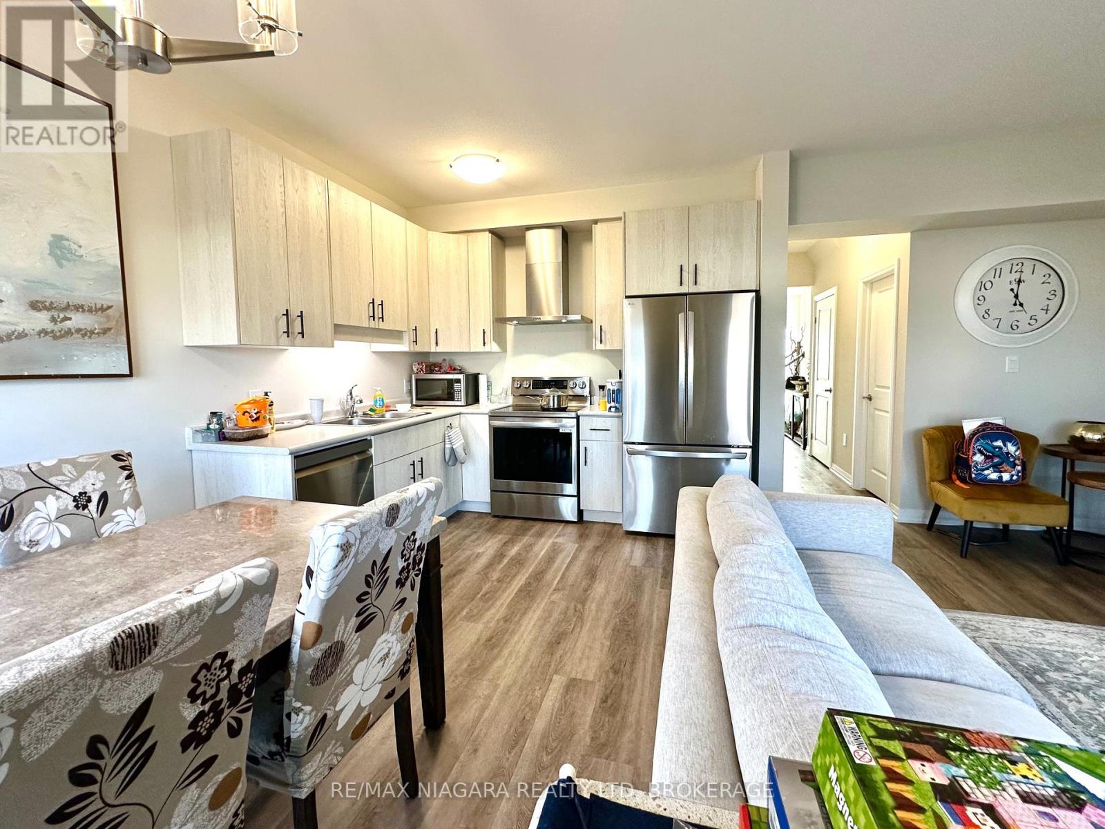 7358 Marvel Drive, Niagara Falls, Ontario  L2H 3V5 - Photo 6 - X12477198