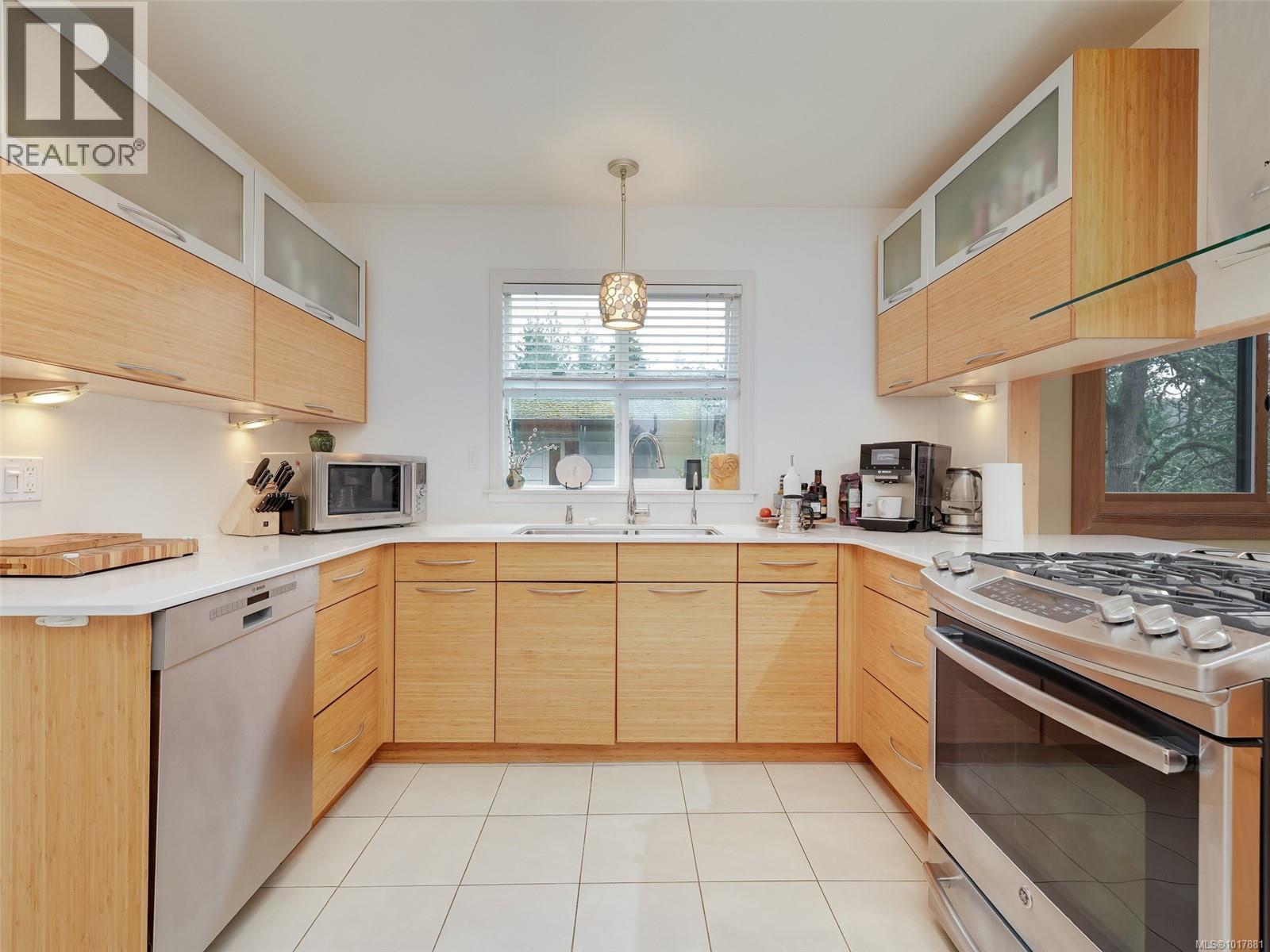 6665 Trudeau Terr, Central Saanich, British Columbia  V8W 1A3 - Photo 10 - 1017881