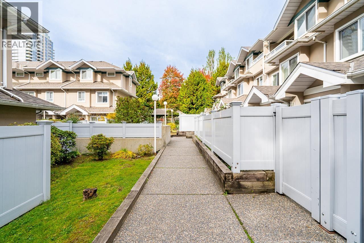 13 7128 18th Avenue, Burnaby, British Columbia  V3N 1H1 - Photo 5 - R3060885