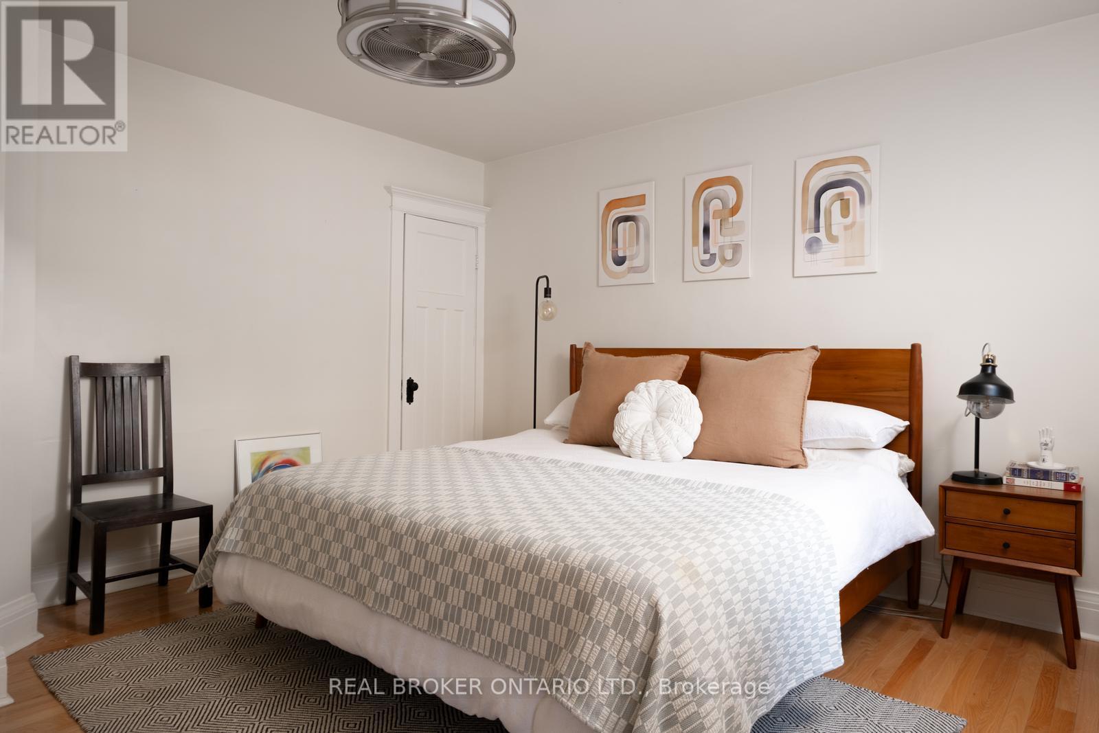 156 Galley Avenue, Toronto, Ontario  M6R 1H1 - Photo 11 - W12477131