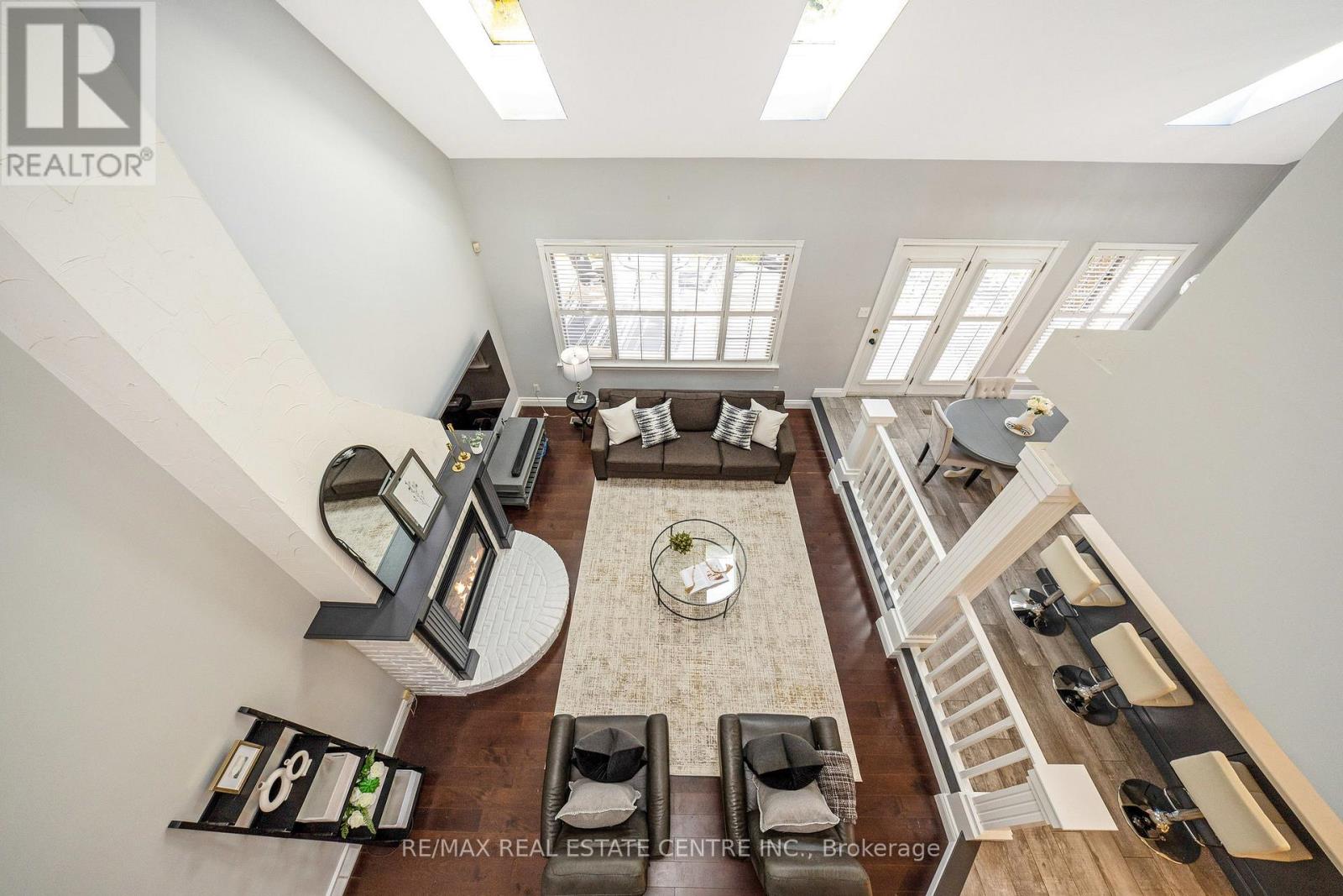 2255 Mohawk Trail, Milton, Ontario  L0P 1B0 - Photo 13 - W12477138