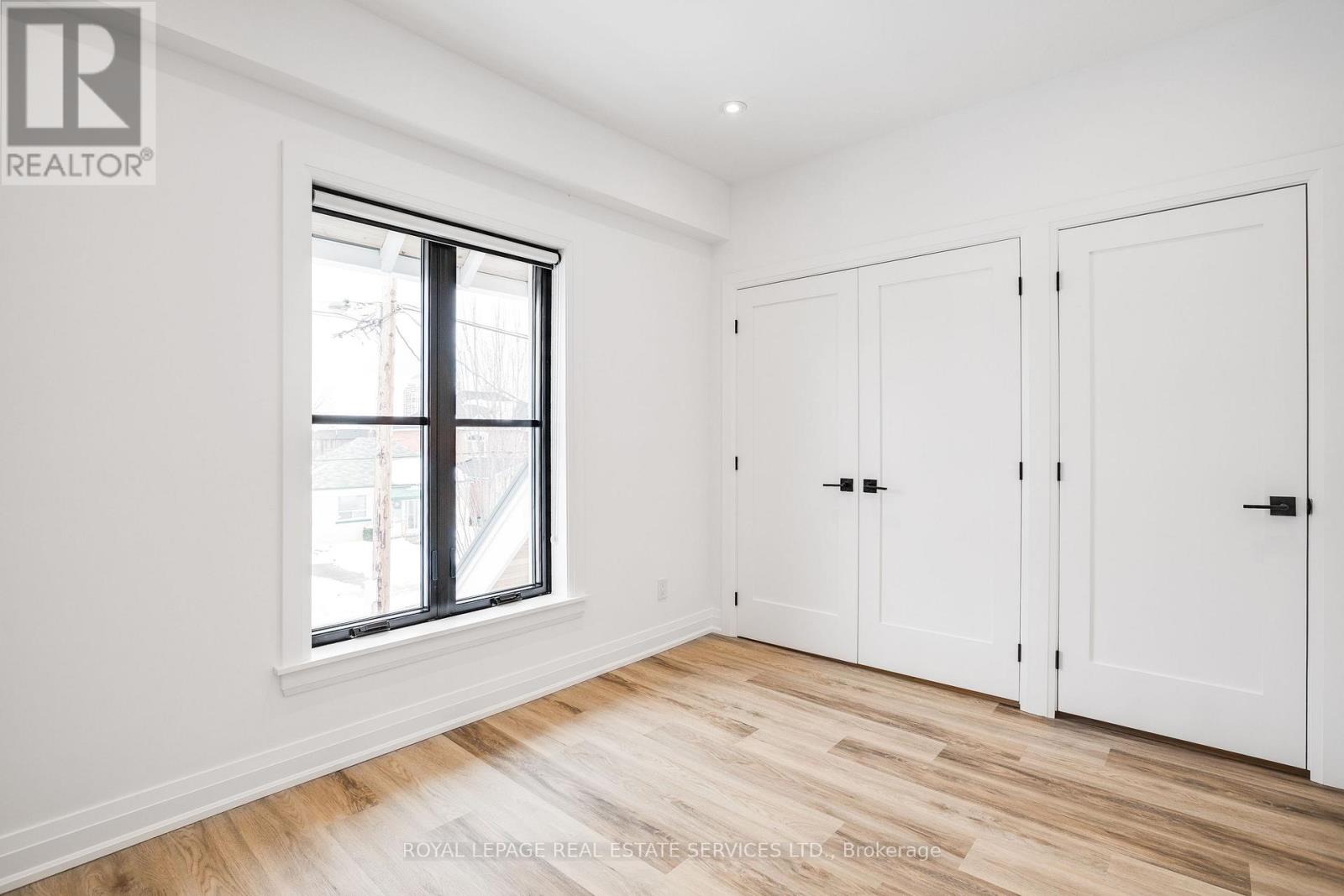 18 Milton Street, Toronto, Ontario  M8Y 2X5 - Photo 10 - W12477143