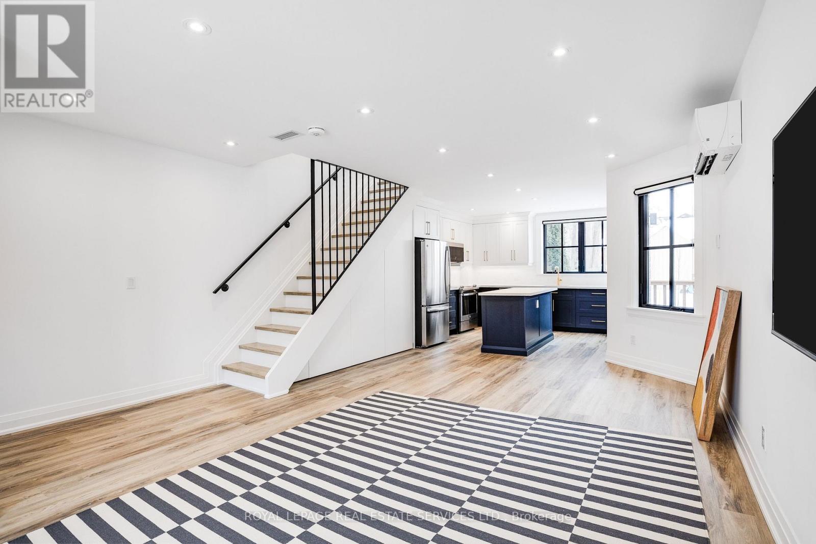 18 Milton Street, Toronto, Ontario  M8Y 2X5 - Photo 3 - W12477143