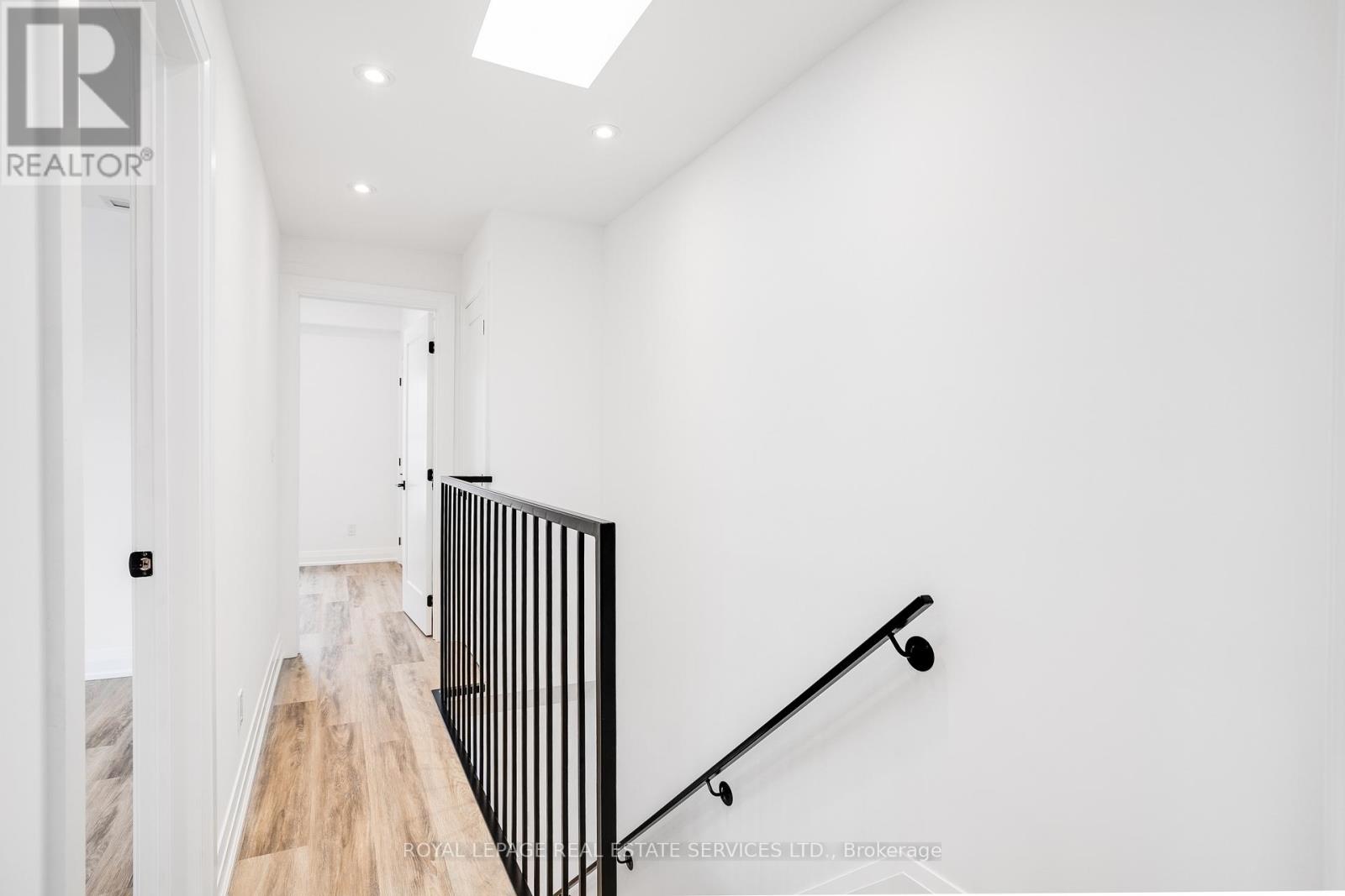 18 Milton Street, Toronto, Ontario  M8Y 2X5 - Photo 8 - W12477143