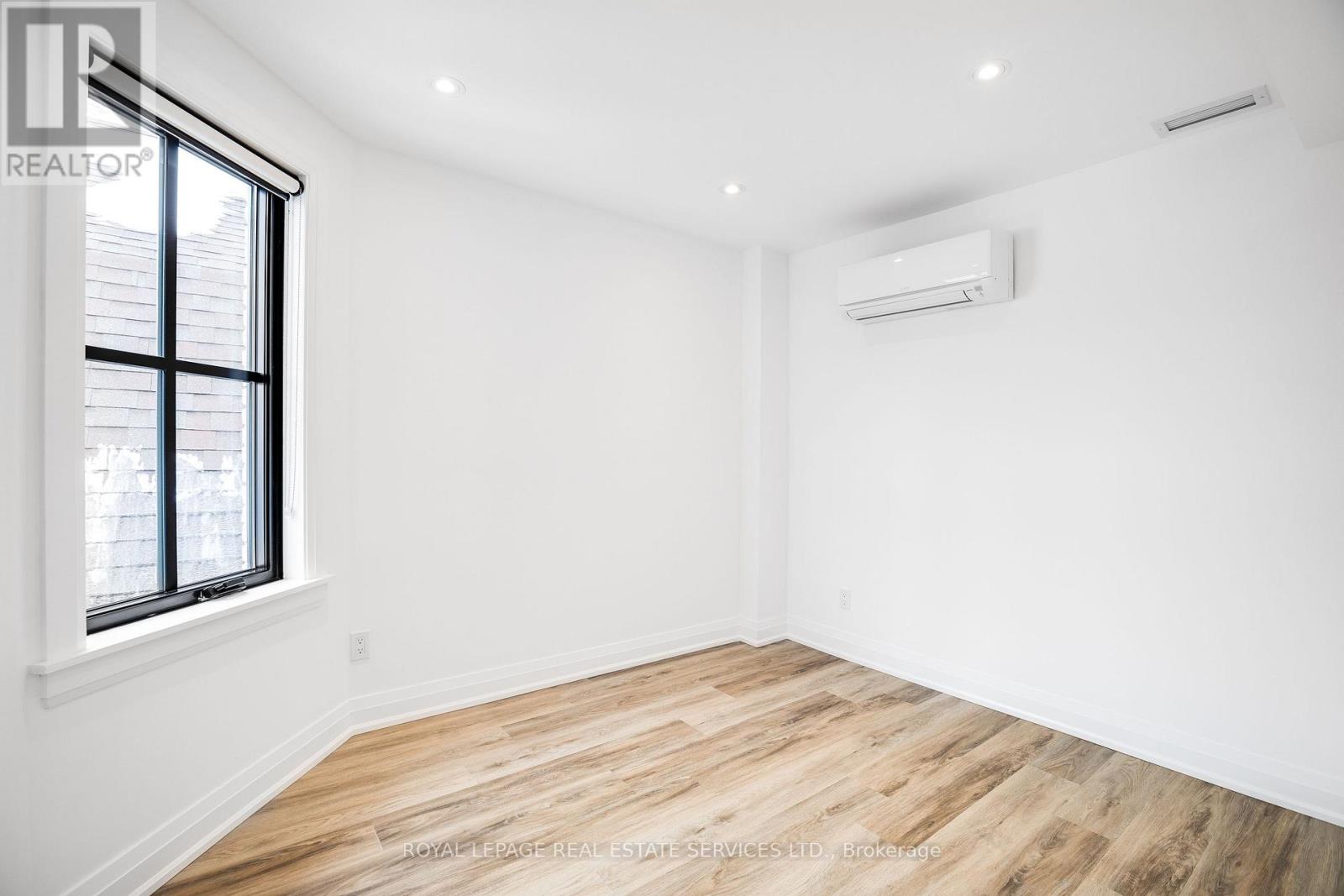 18 Milton Street, Toronto, Ontario  M8Y 2X5 - Photo 9 - W12477143