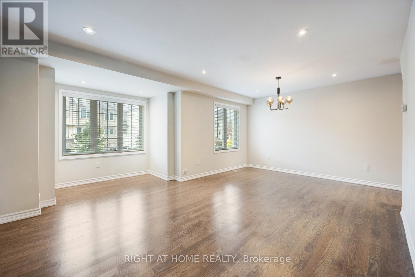 3082 Harbell Gate, Oakville, Ontario  L6M 0Z3 - Photo 14 - W12477156