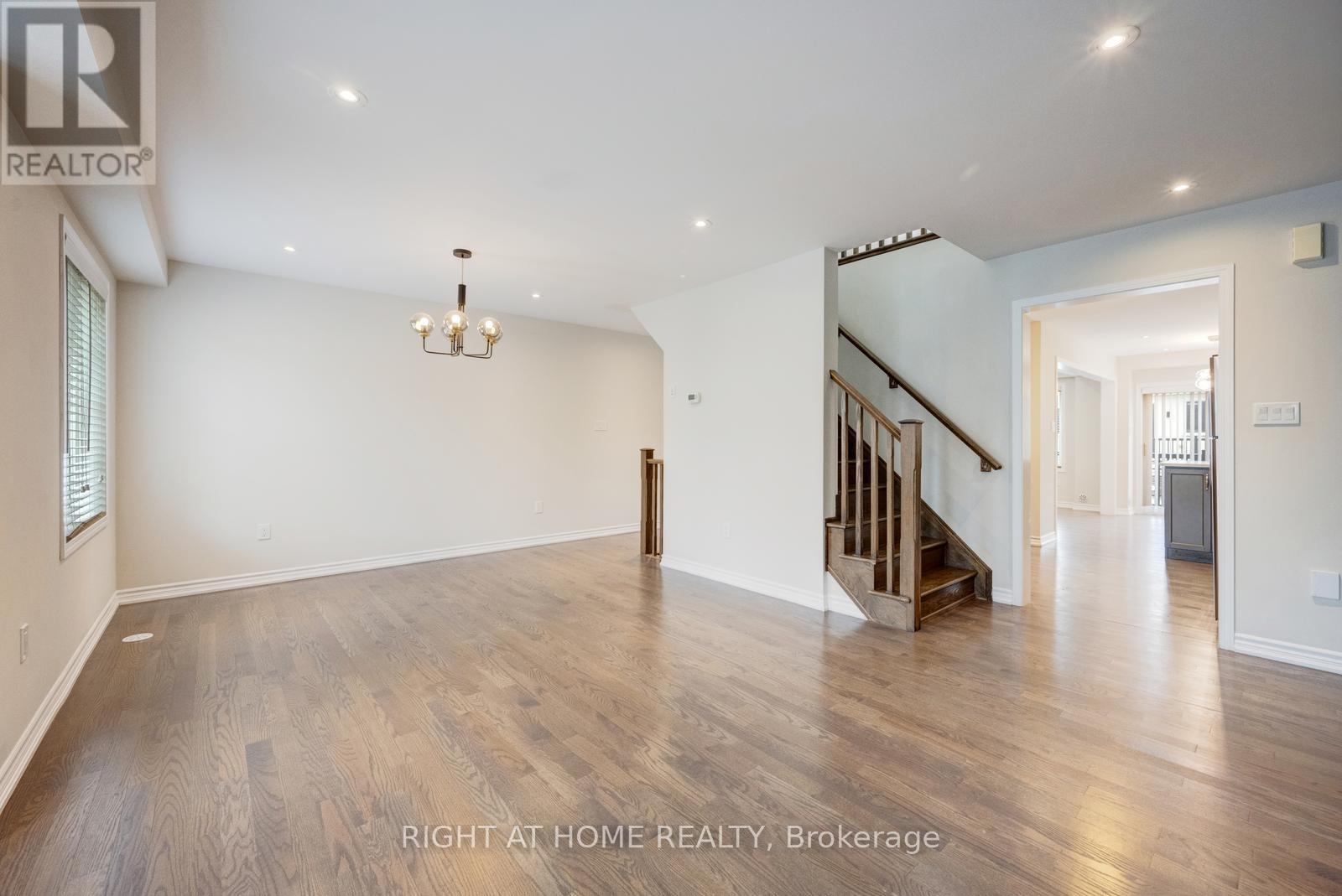 3082 Harbell Gate, Oakville, Ontario  L6M 0Z3 - Photo 15 - W12477156