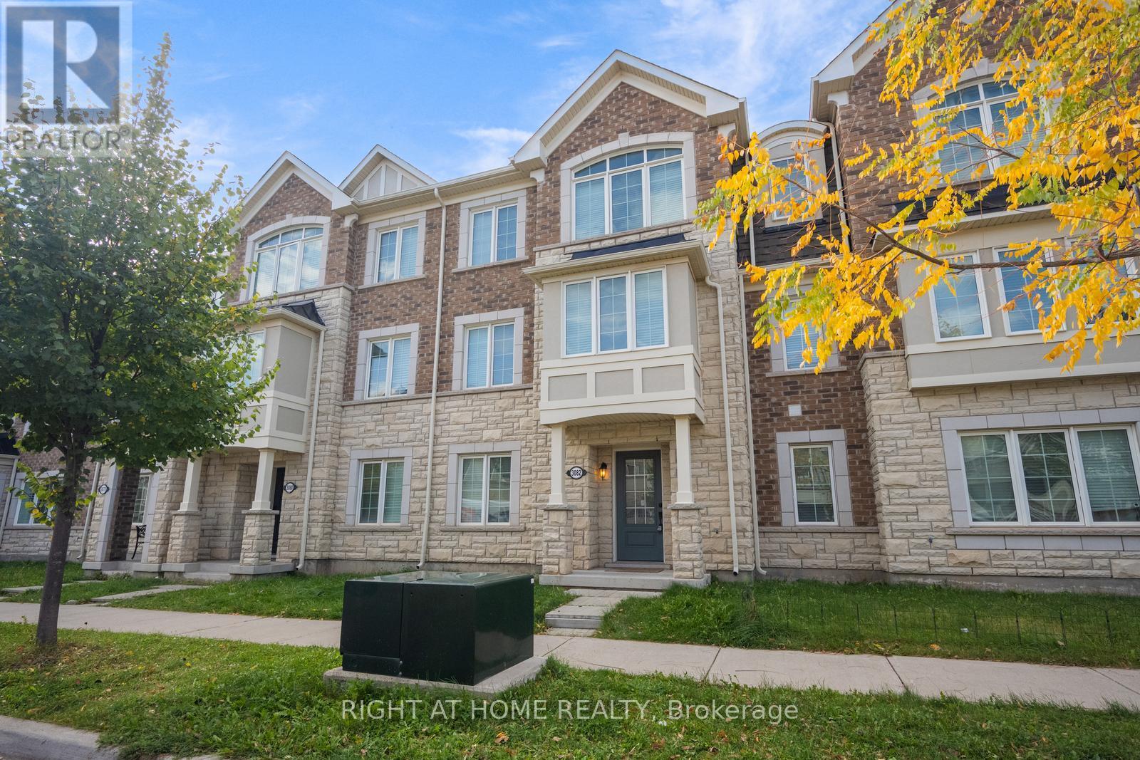 3082 Harbell Gate, Oakville, Ontario  L6M 0Z3 - Photo 2 - W12477156