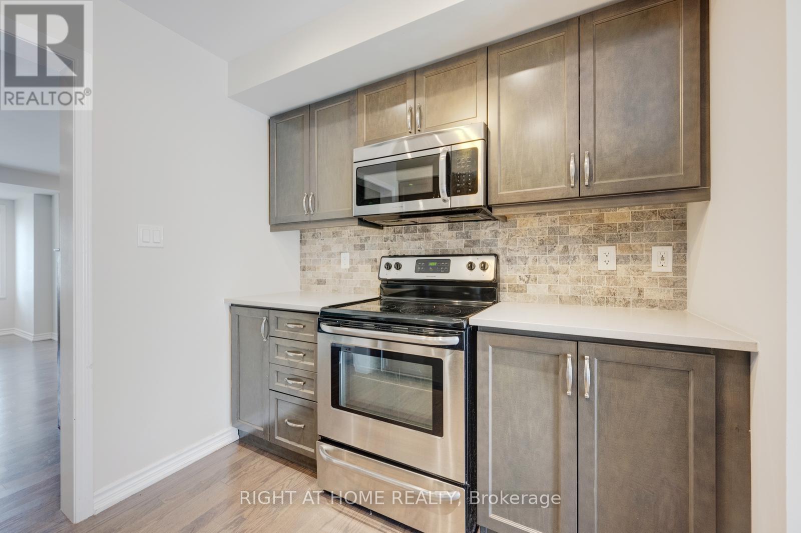 3082 Harbell Gate, Oakville, Ontario  L6M 0Z3 - Photo 21 - W12477156