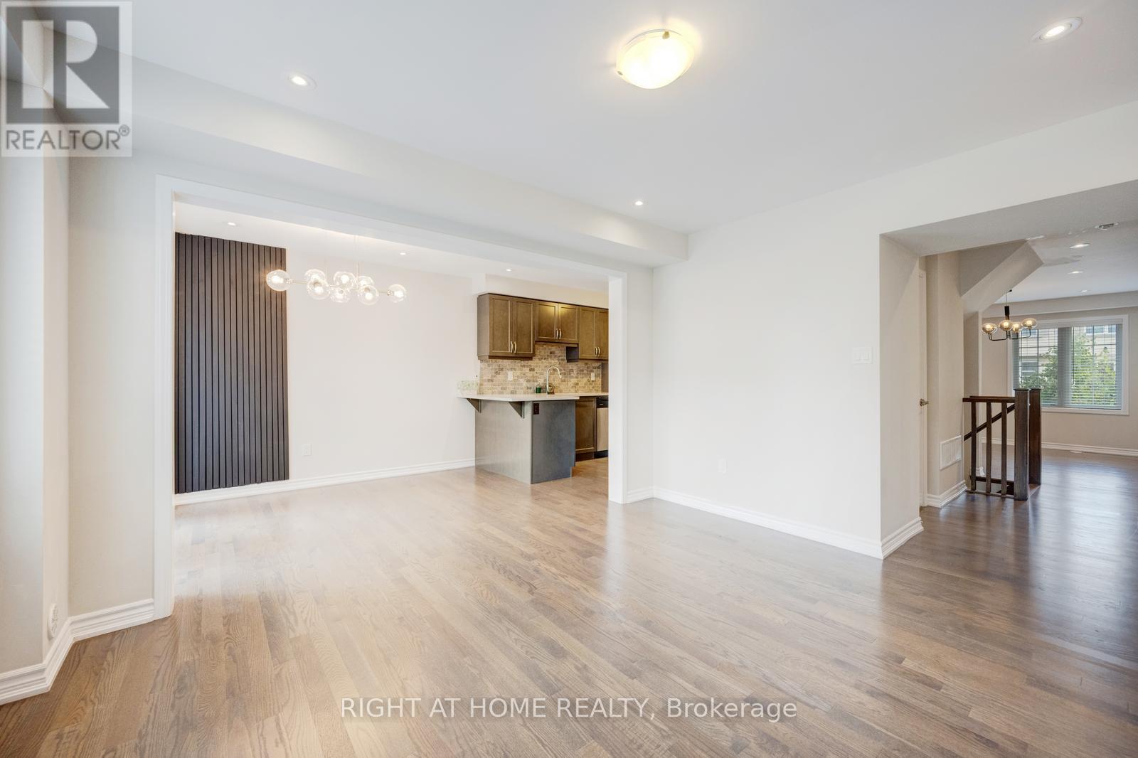 3082 Harbell Gate, Oakville, Ontario  L6M 0Z3 - Photo 25 - W12477156