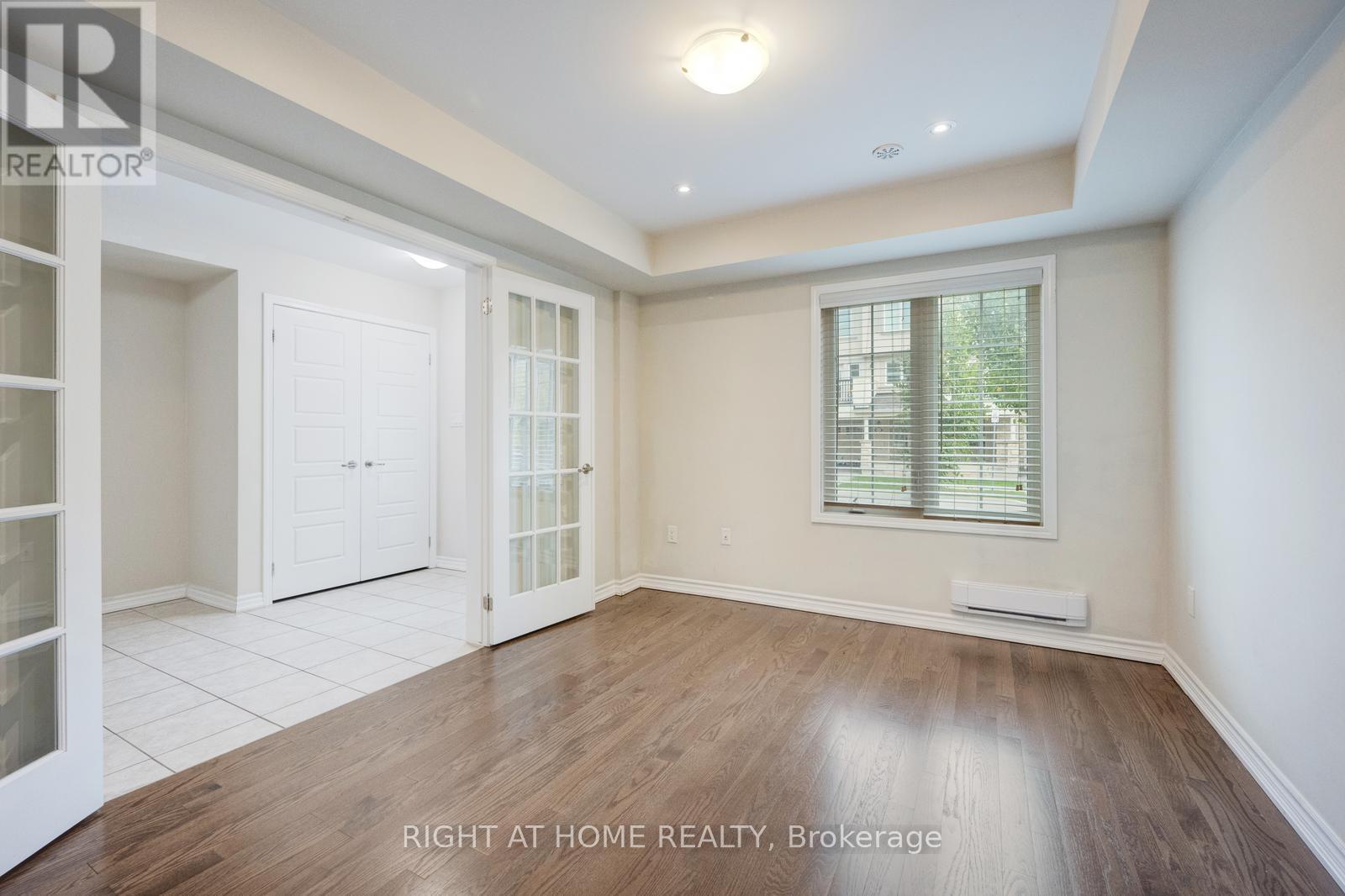 3082 Harbell Gate, Oakville, Ontario  L6M 0Z3 - Photo 6 - W12477156