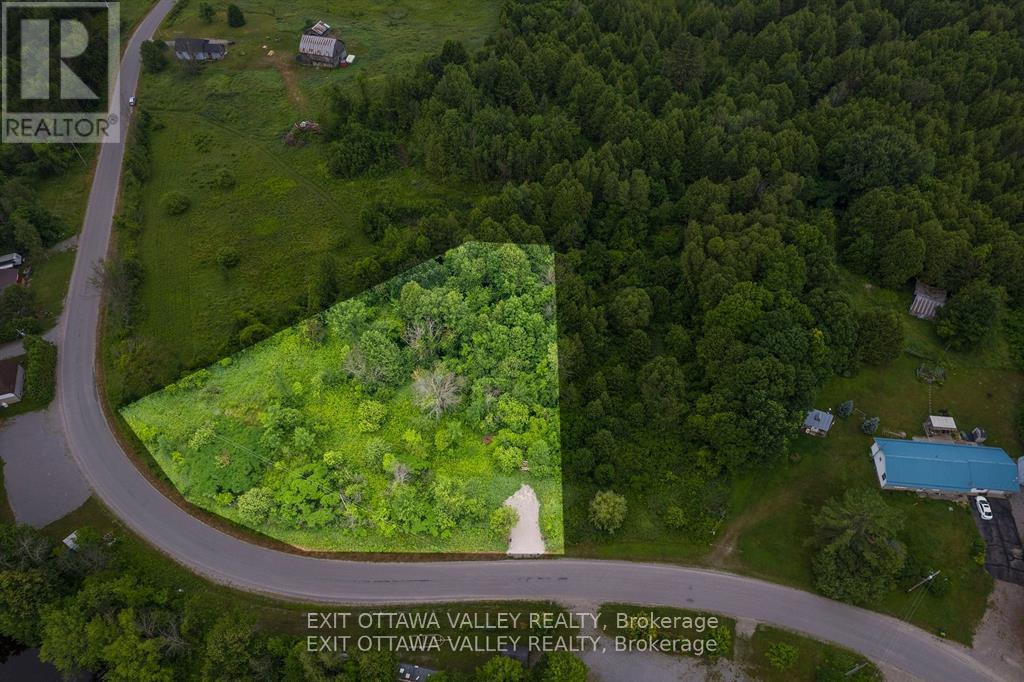 877 Lacroix Bay Road, Whitewater Region, Ontario  K0J 2L0 - Photo 1 - X12477170