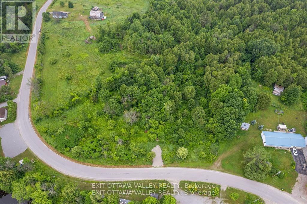877 Lacroix Bay Road, Whitewater Region, Ontario  K0J 2L0 - Photo 2 - X12477170