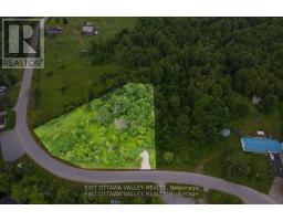 877 LACROIX BAY ROAD, Whitewater Region, Ontario