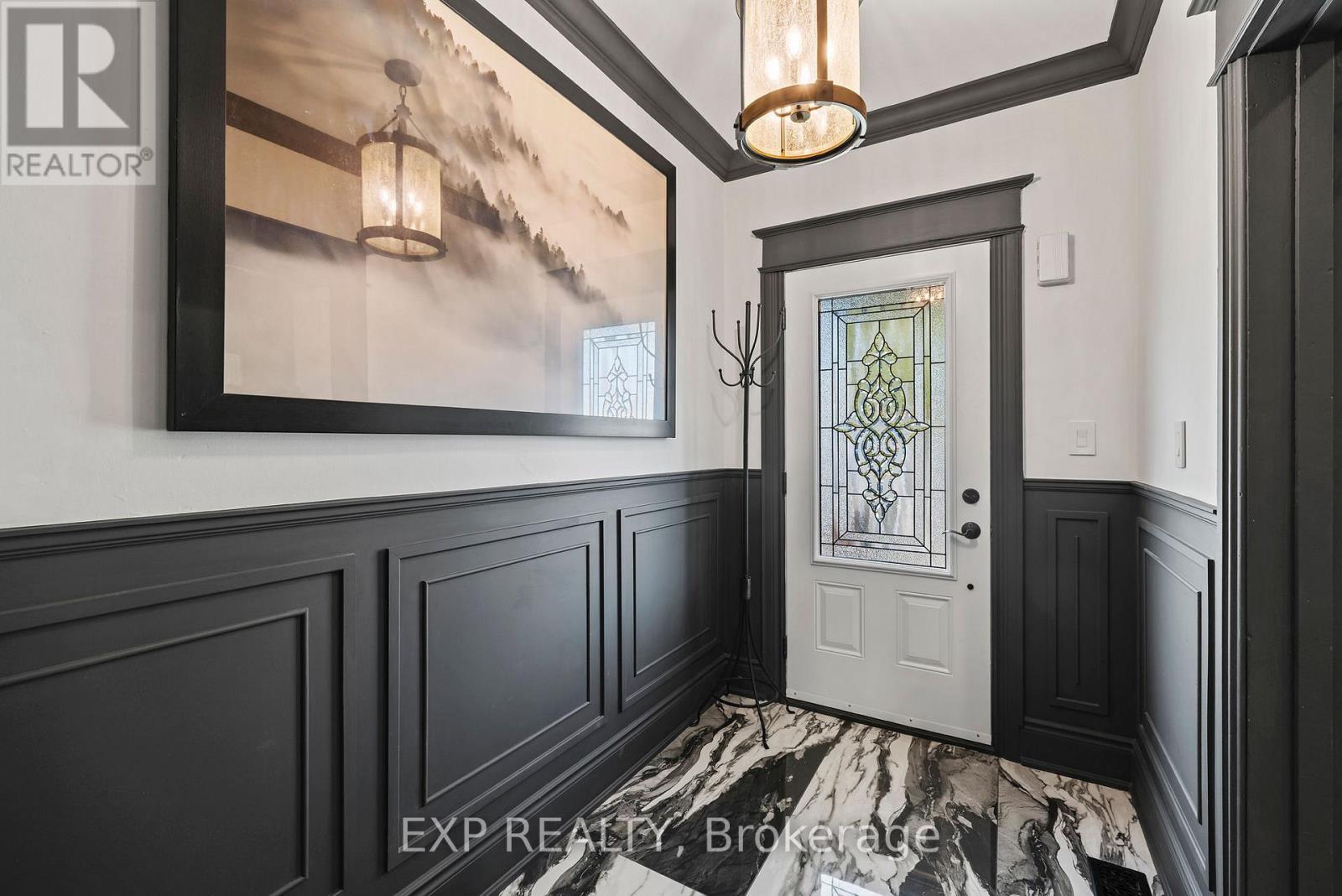 20 Afton Avenue, Hamilton, Ontario  L8M 2B2 - Photo 2 - X12477137