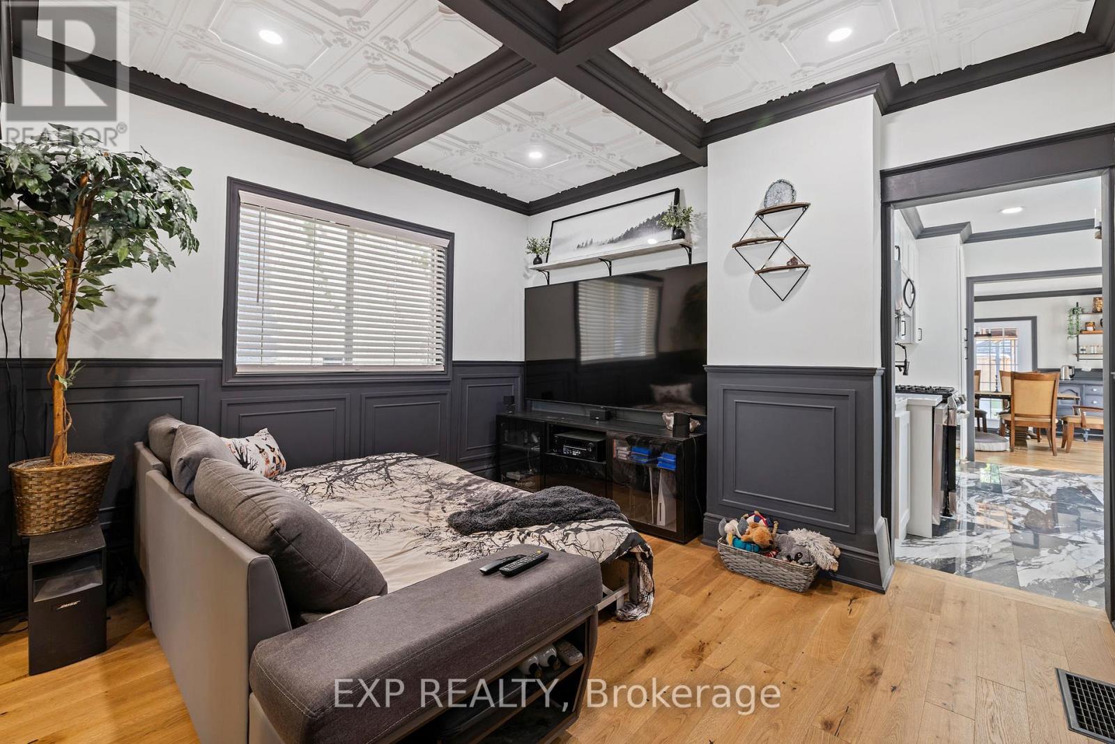 20 Afton Avenue, Hamilton, Ontario  L8M 2B2 - Photo 5 - X12477137