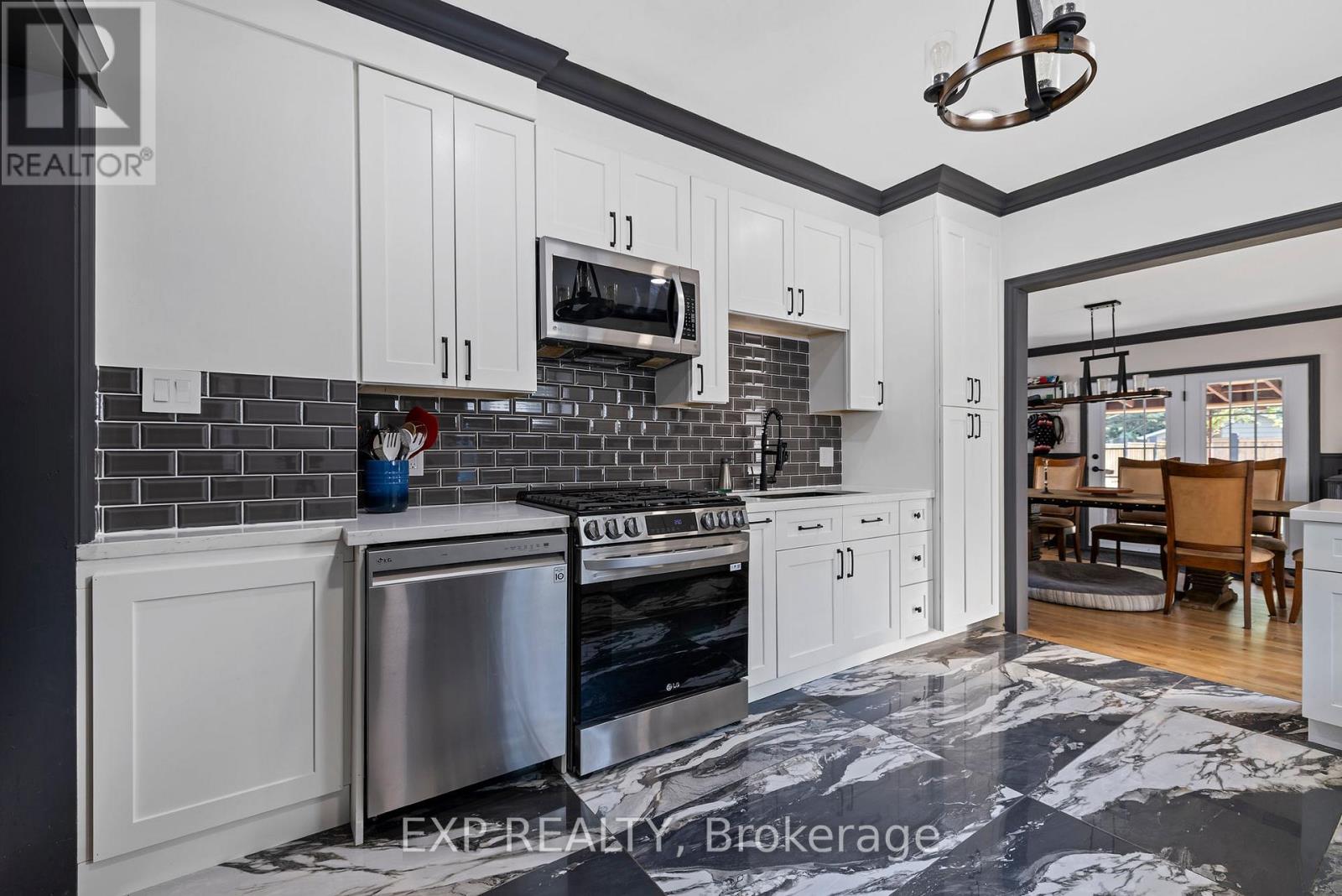 20 Afton Avenue, Hamilton, Ontario  L8M 2B2 - Photo 7 - X12477137