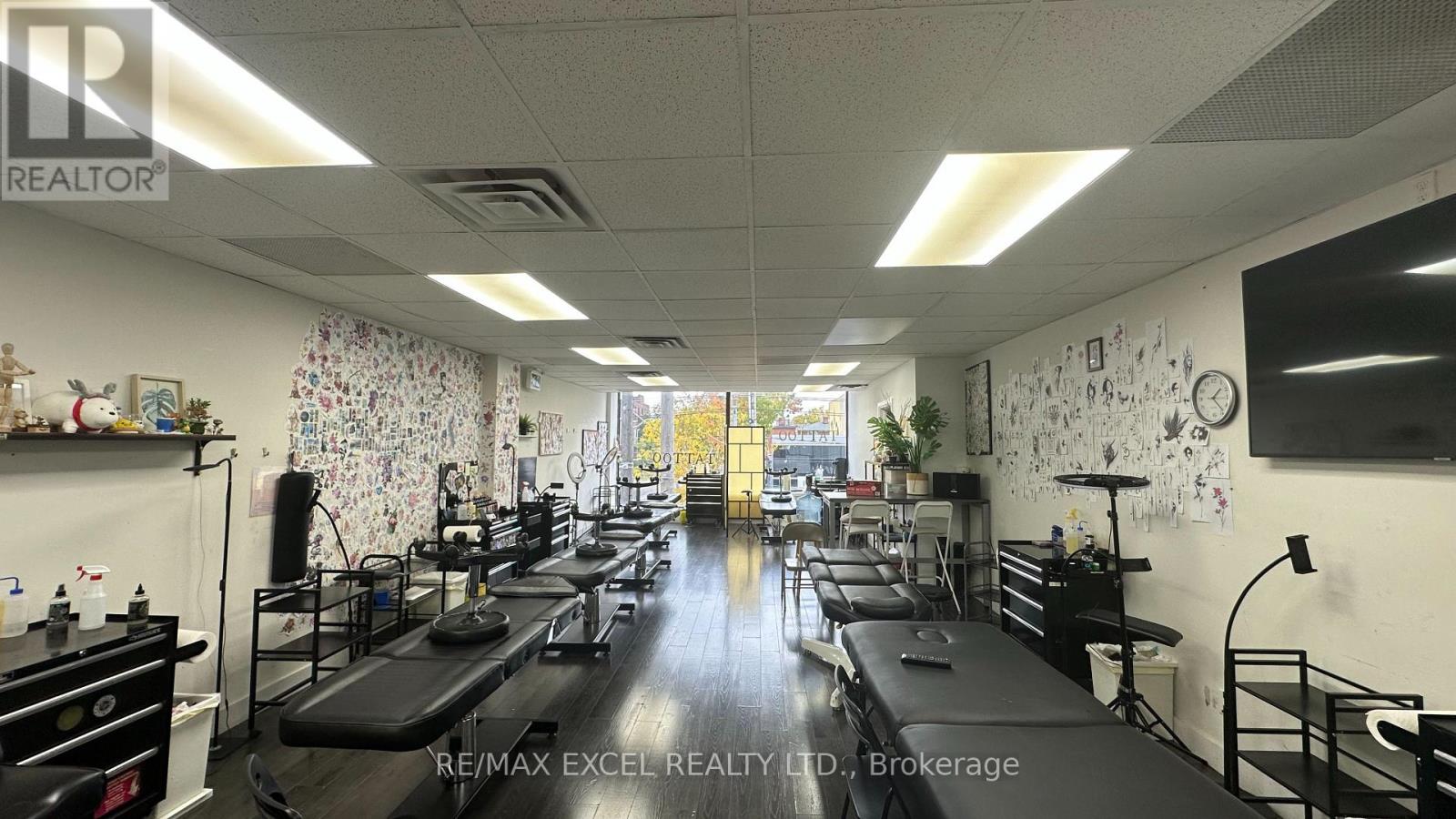 Upper Front Unit - 685 Queen Street W, Toronto, Ontario  M6J 1E6 - Photo 2 - C12477172