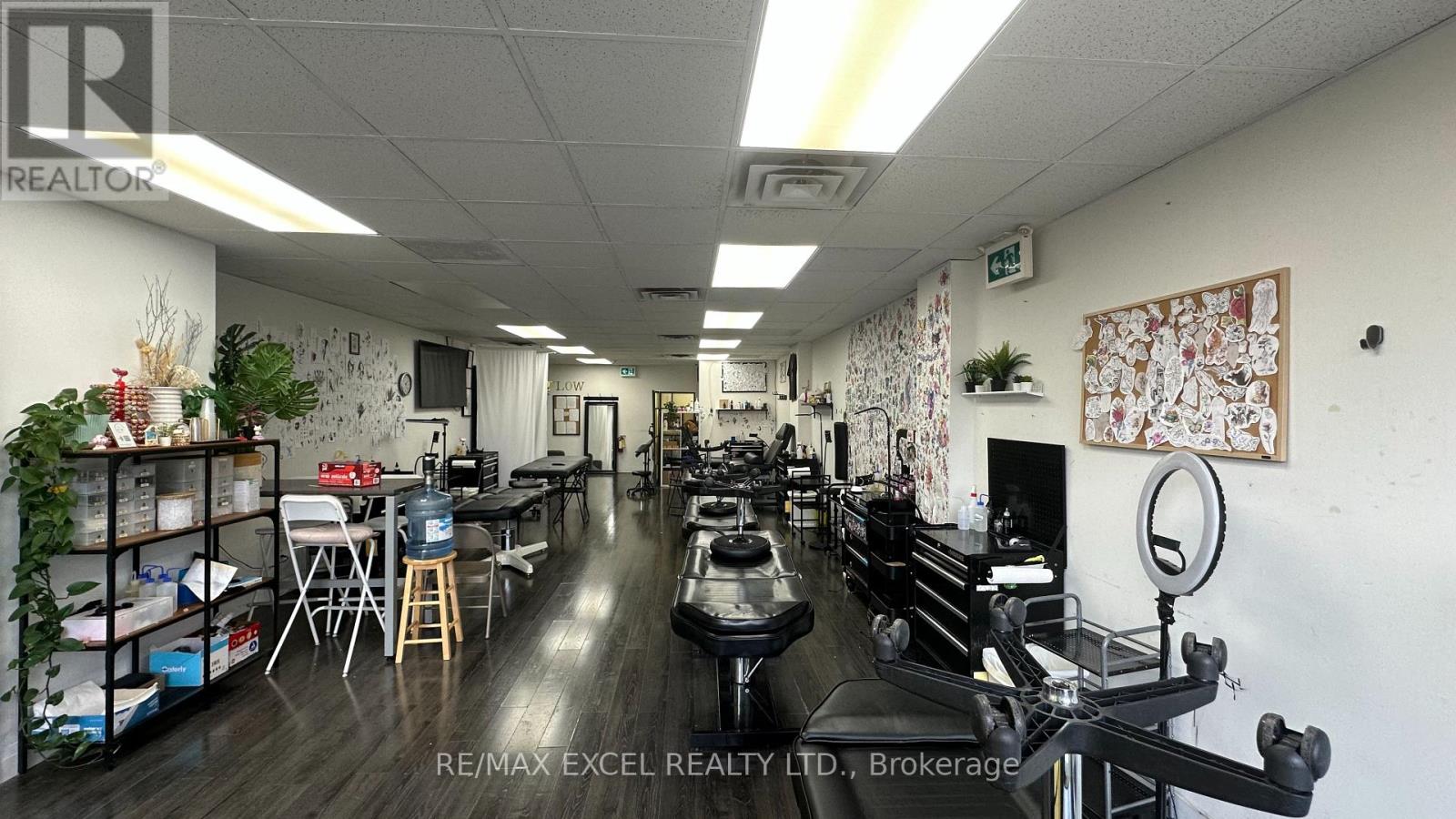 Upper Front Unit - 685 Queen Street W, Toronto, Ontario  M6J 1E6 - Photo 4 - C12477172