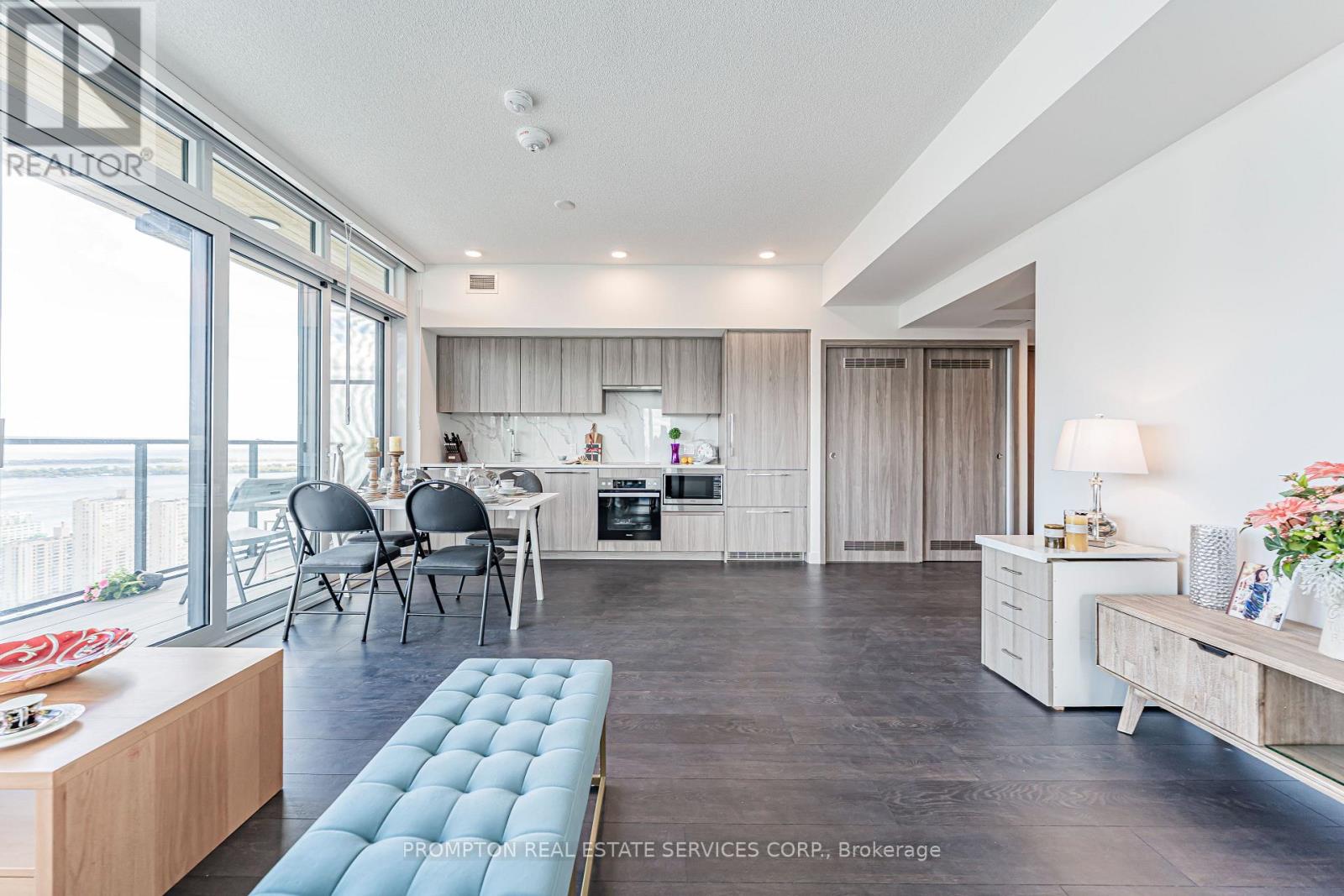 4603 - 1 Concord Cityplace Way, Toronto, Ontario  M5V 0X3 - Photo 11 - C12477196