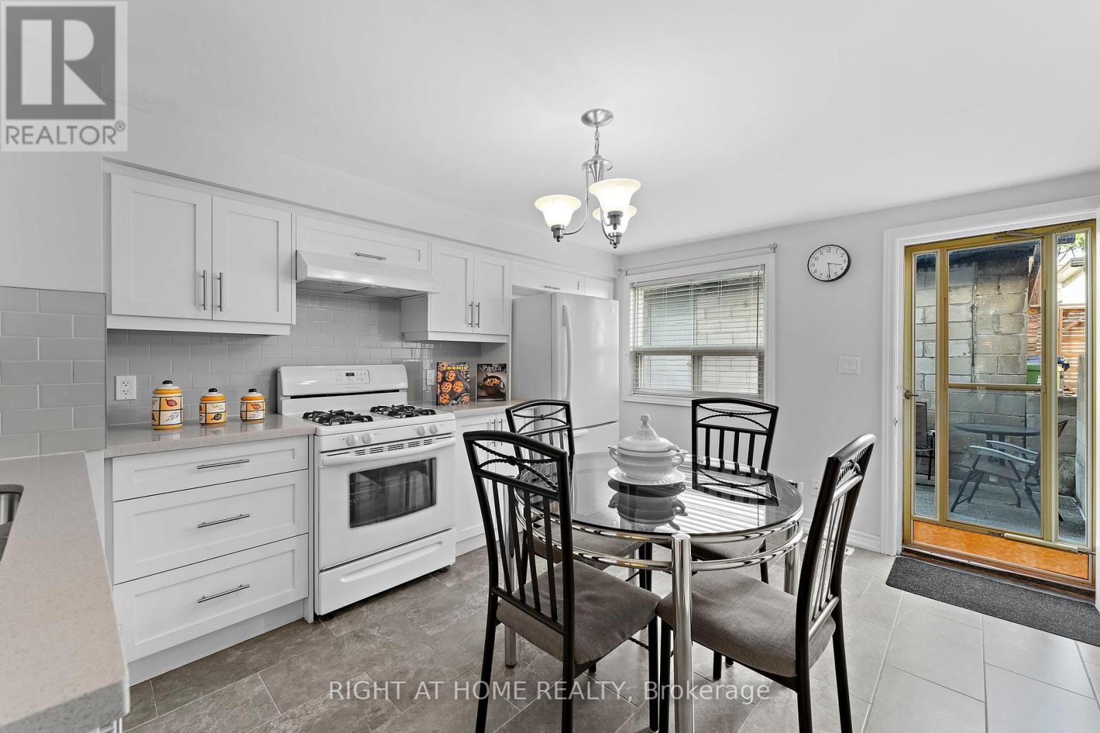 50 Argyle Street, Toronto, Ontario  M6J 1N6 - Photo 17 - C12477216