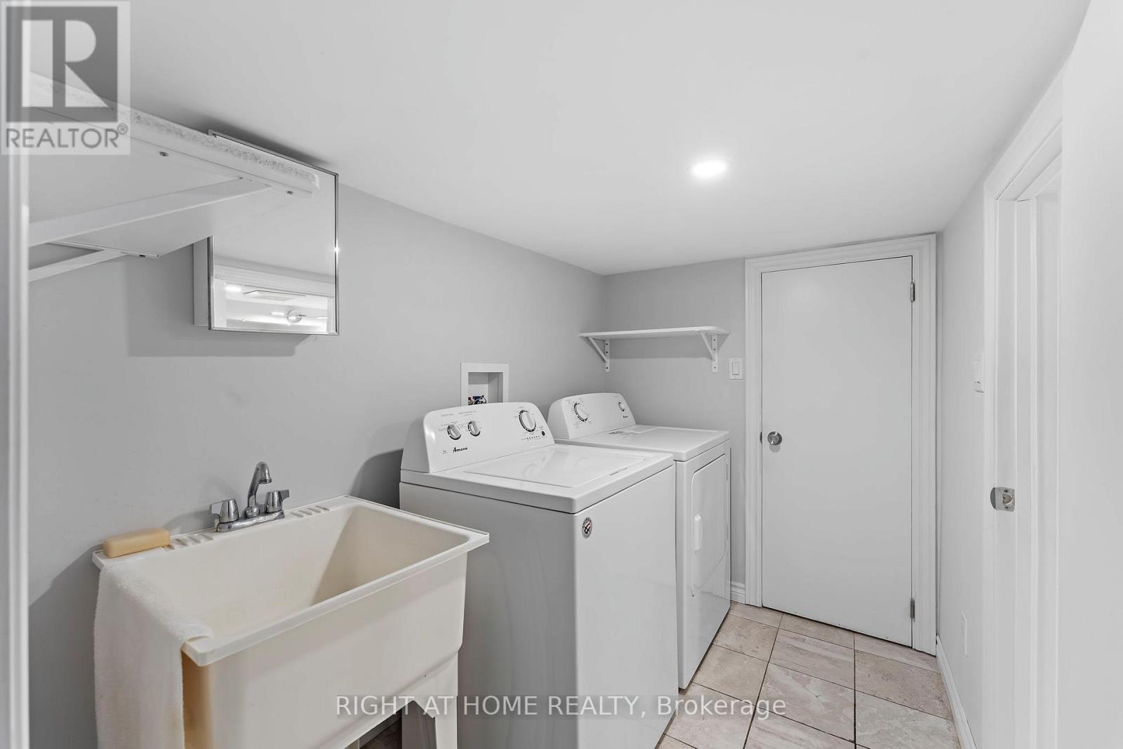 50 Argyle Street, Toronto, Ontario  M6J 1N6 - Photo 32 - C12477216