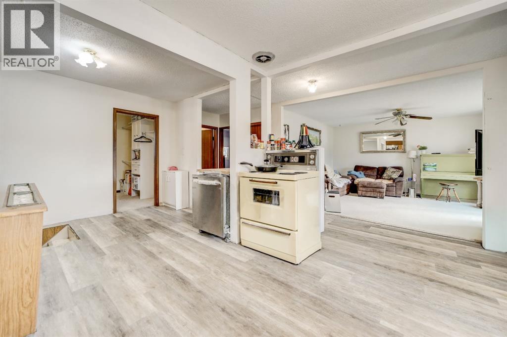 1706 23 Avenue, Coaldale, Alberta  T1M 1G3 - Photo 11 - A2266350