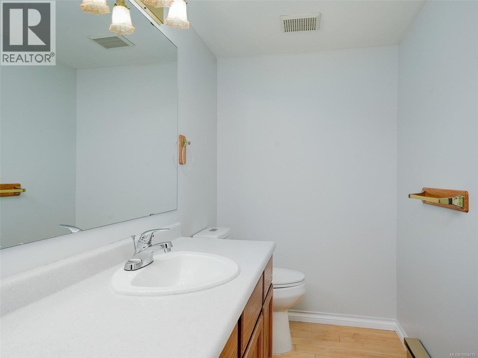 1335 Rudlin St, Victoria, British Columbia  V8V 3R9 - Photo 14 - 1004675