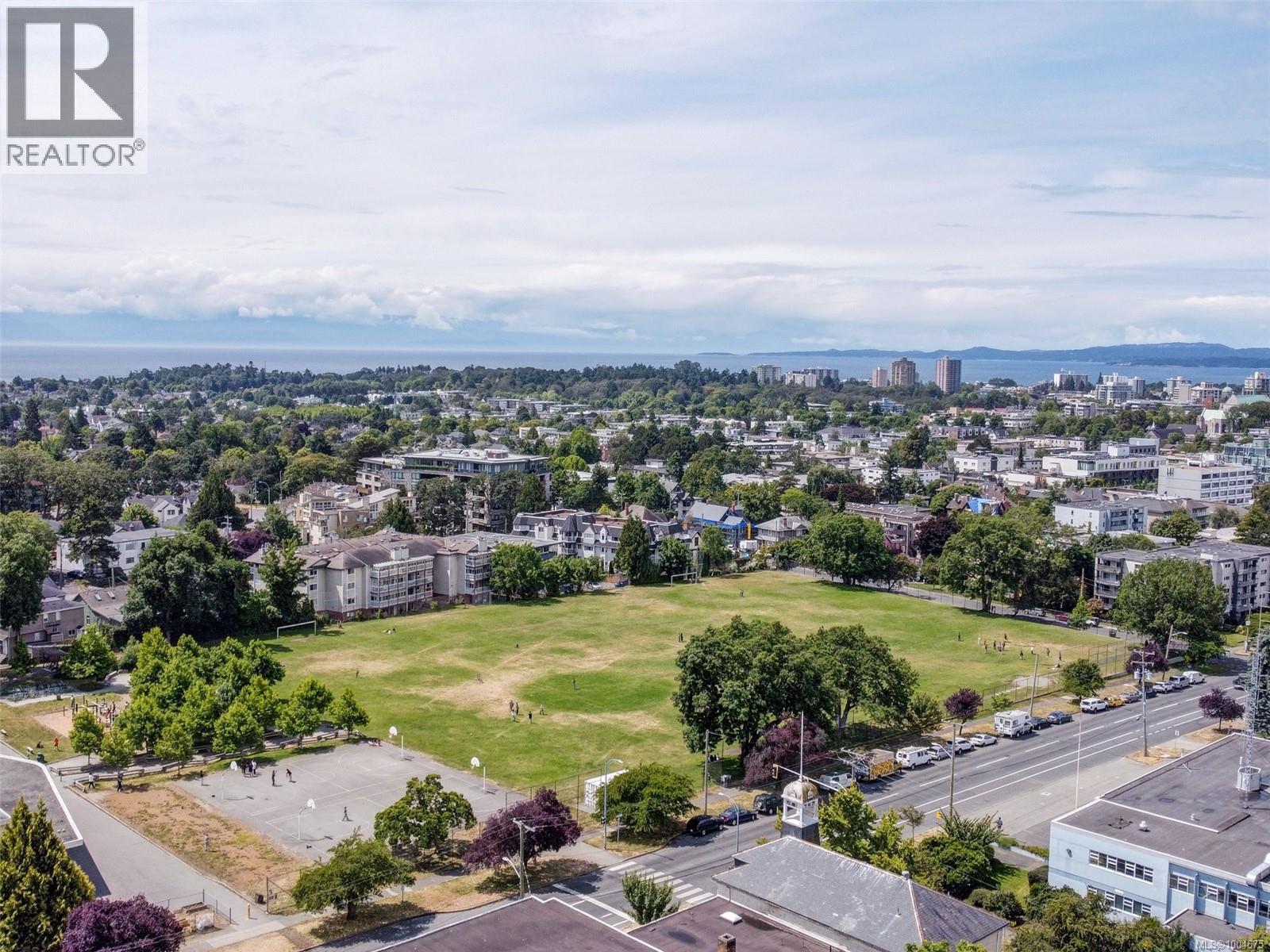 1335 Rudlin St, Victoria, British Columbia  V8V 3R9 - Photo 33 - 1004675