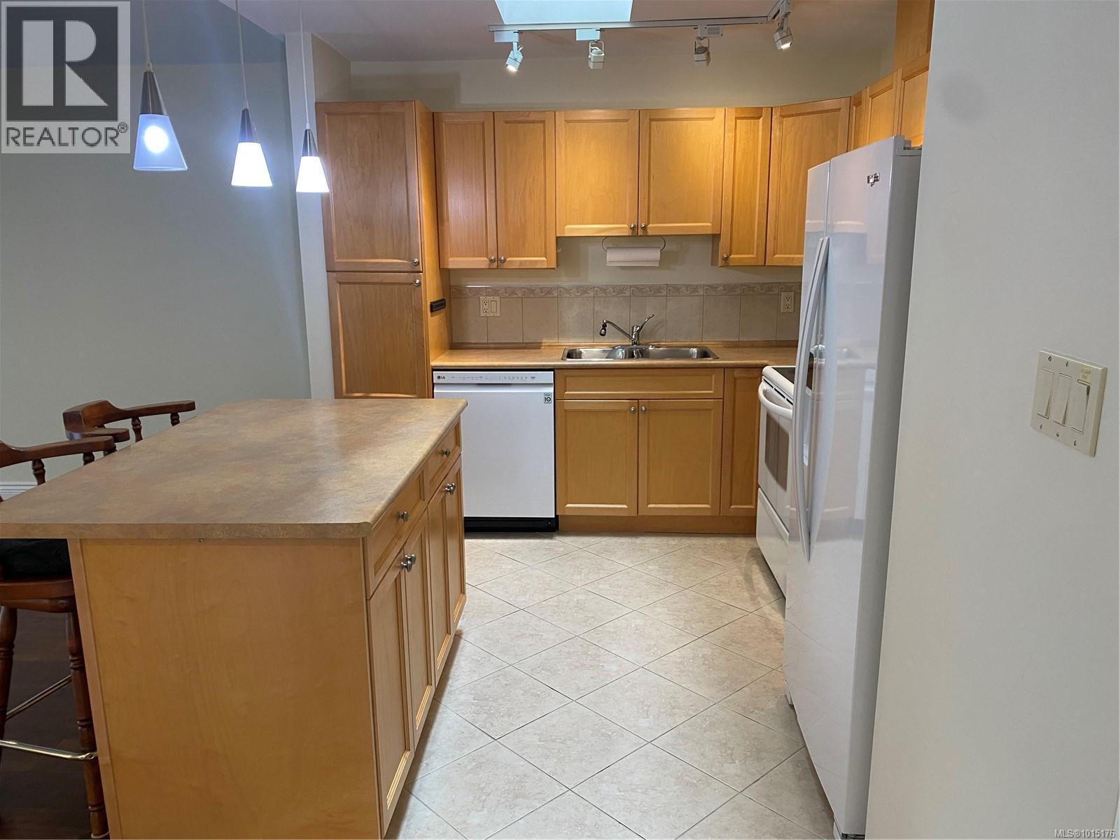 127 1919 St. Andrews Pl, Courtenay, British Columbia V9N 9J4 - Photo 10 - 1015176