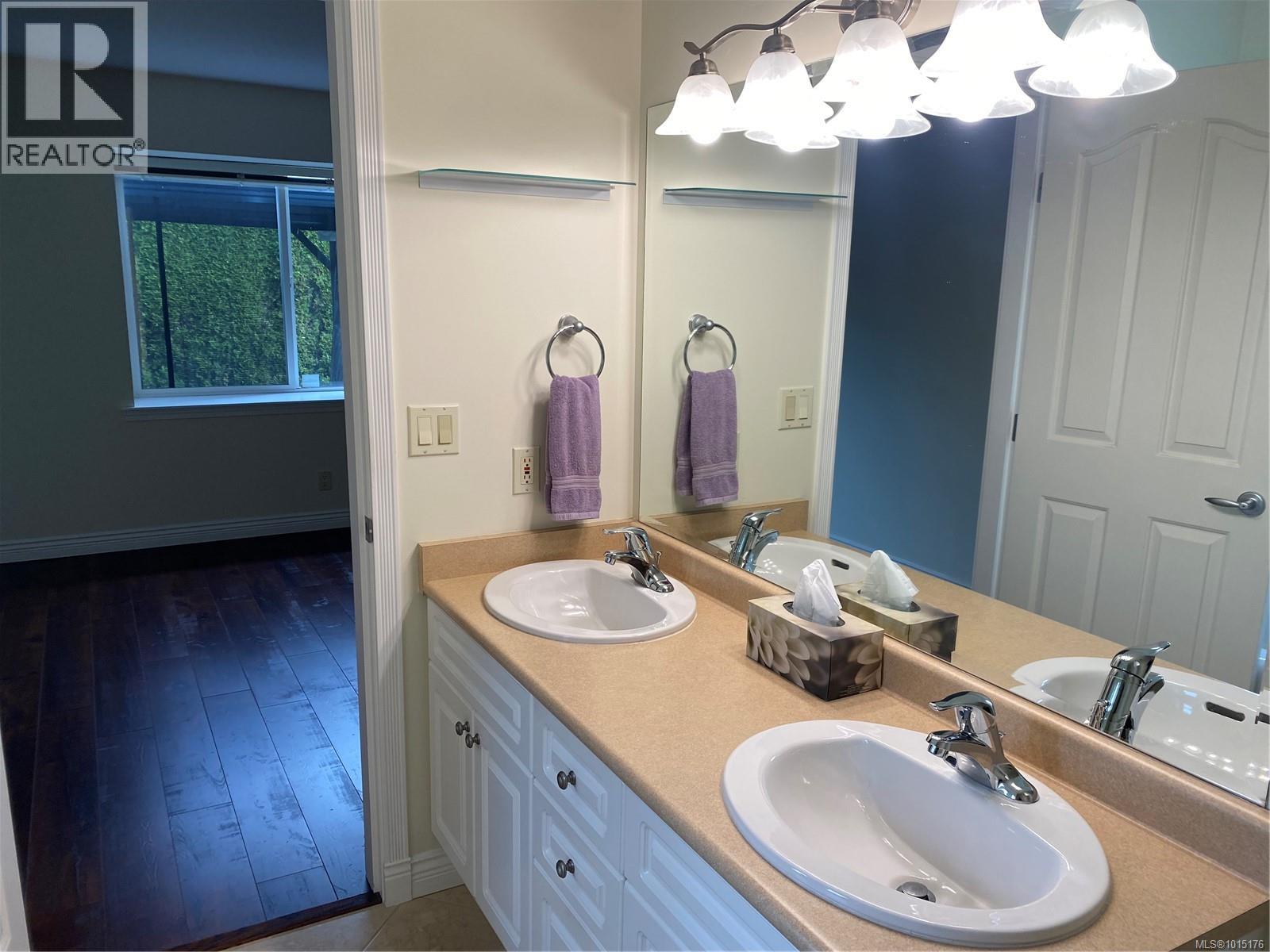 127 1919 St. Andrews Pl, Courtenay, British Columbia V9N 9J4 - Photo 33 - 1015176