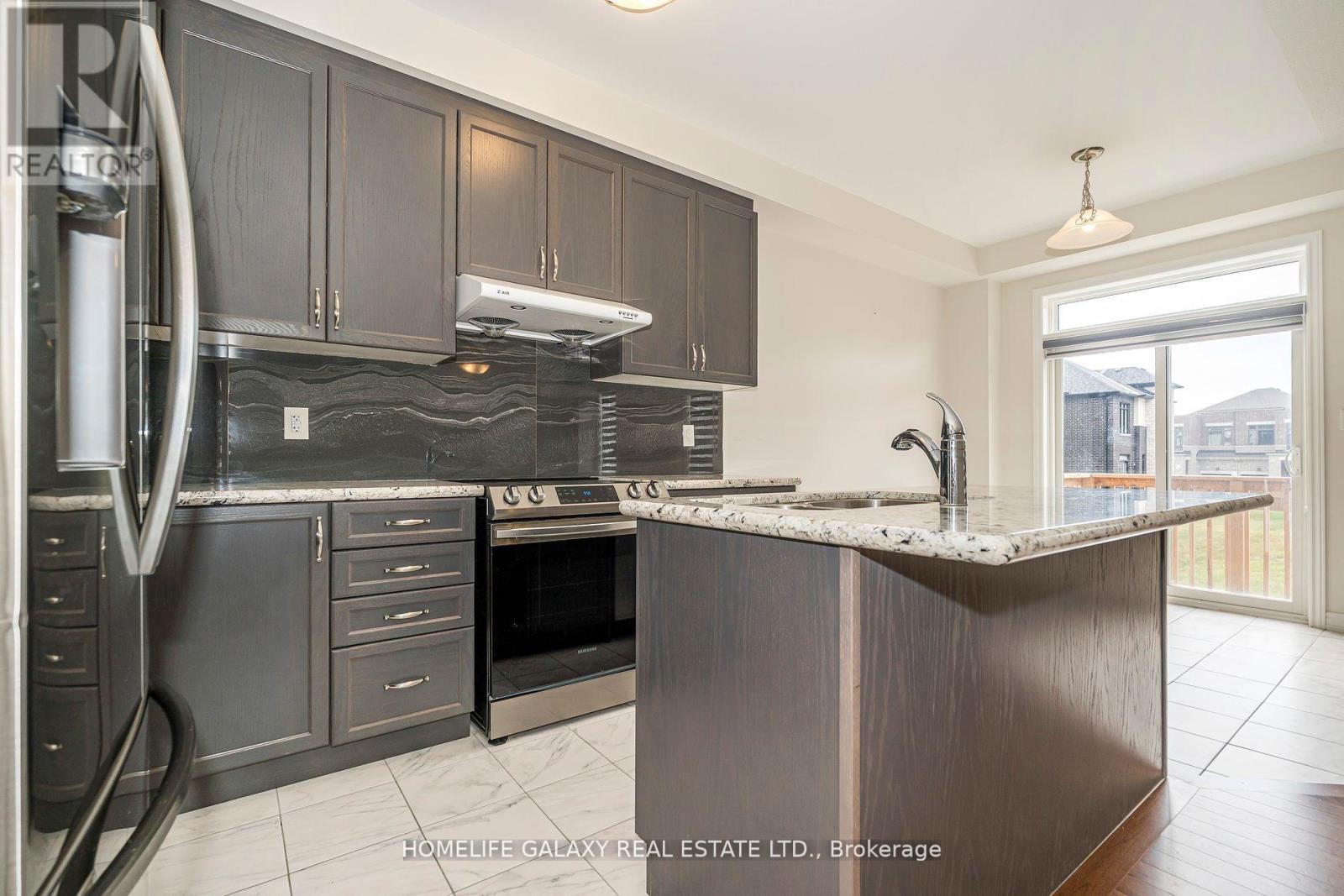 29 Bromfield Street, Whitby, Ontario  L1P 0P8 - Photo 20 - E12477167