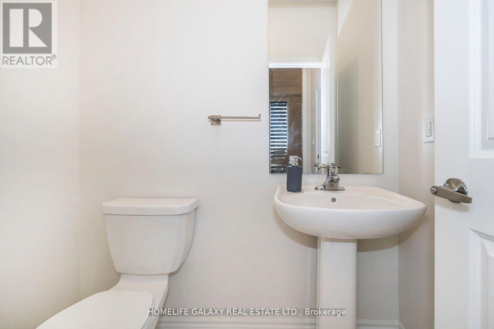 29 Bromfield Street, Whitby, Ontario  L1P 0P8 - Photo 27 - E12477167