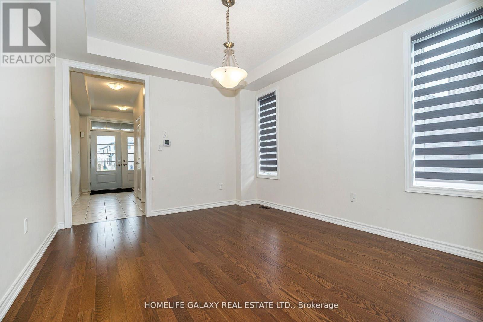 29 Bromfield Street, Whitby, Ontario  L1P 0P8 - Photo 7 - E12477167