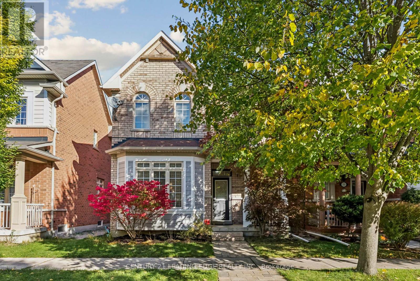 33 Evaridge Drive, Markham, Ontario  L6B 1E7 - Photo 1 - N12477166