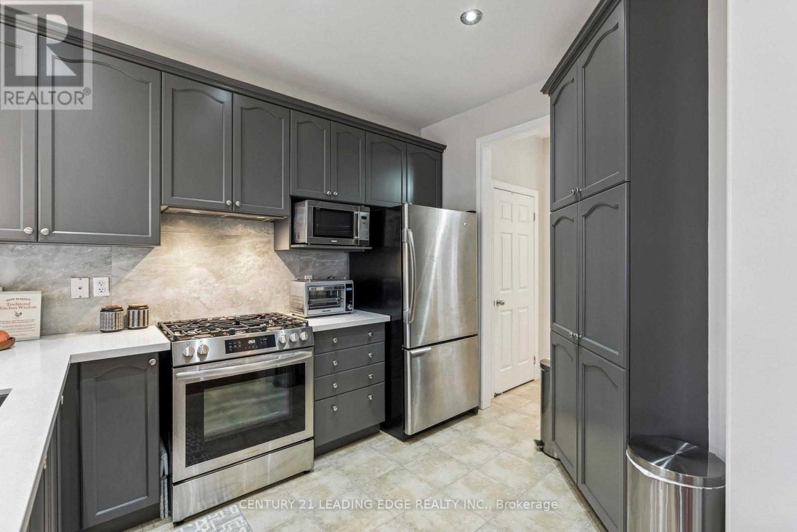 33 Evaridge Drive, Markham, Ontario  L6B 1E7 - Photo 15 - N12477166