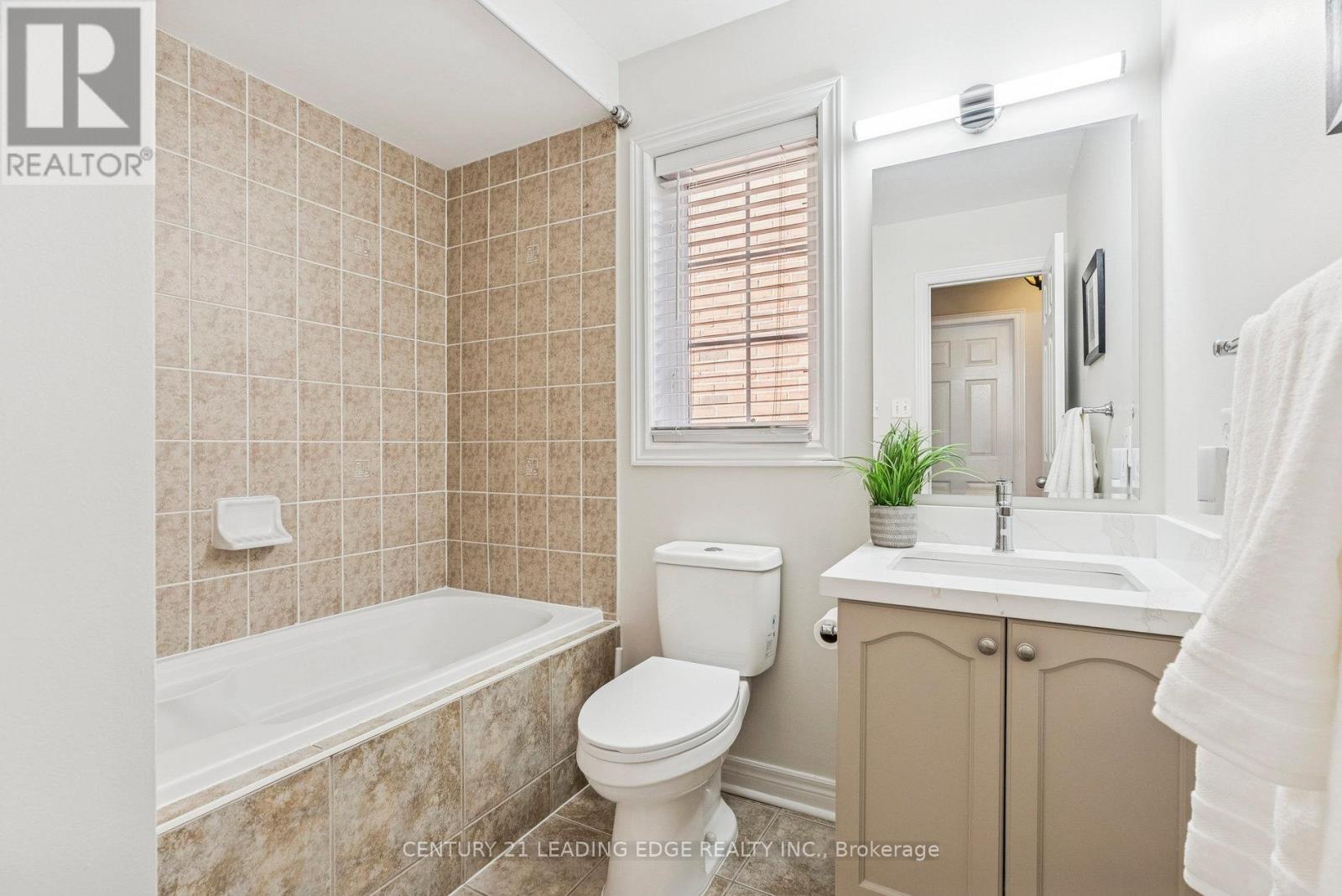 33 Evaridge Drive, Markham, Ontario  L6B 1E7 - Photo 39 - N12477166