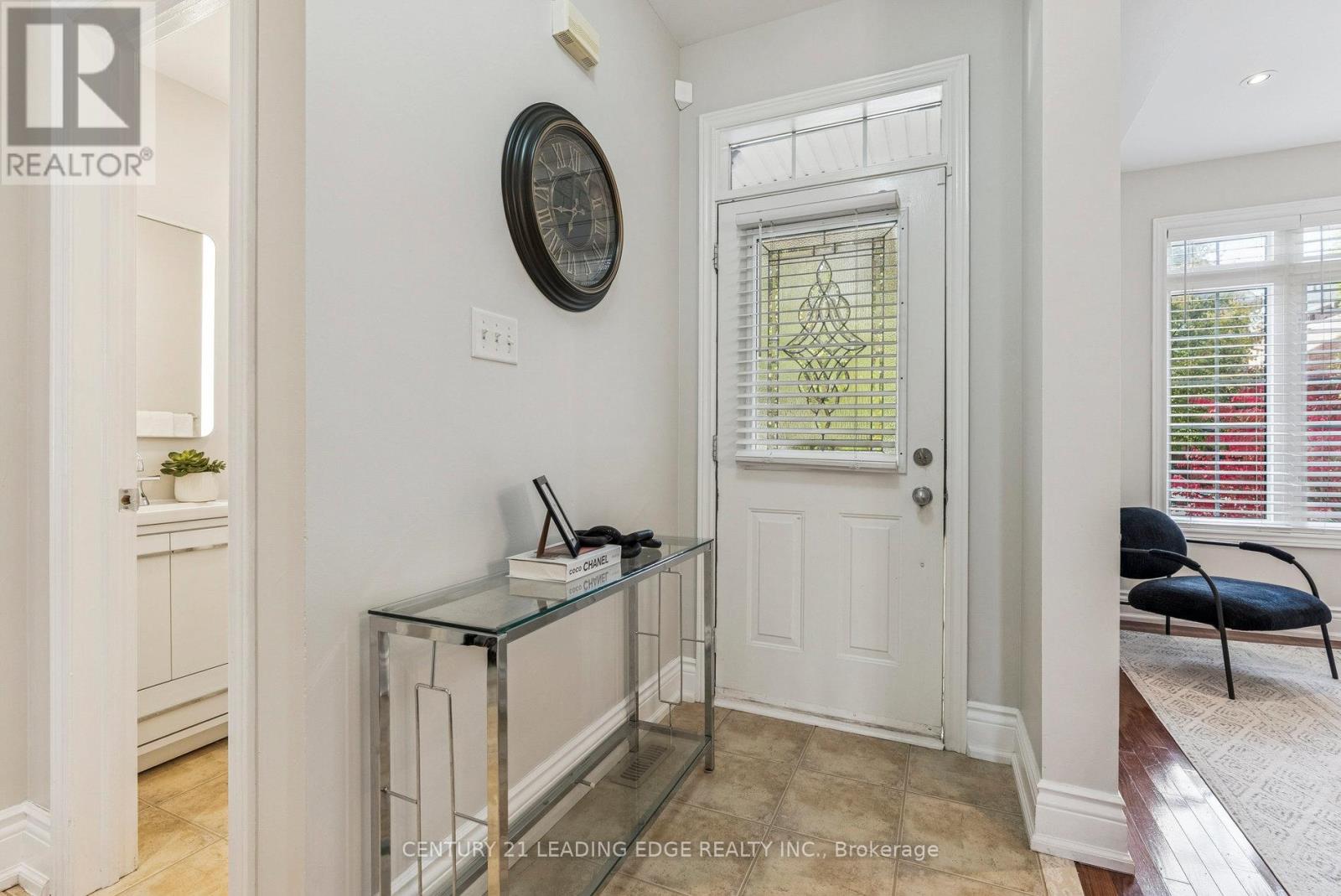 33 Evaridge Drive, Markham, Ontario  L6B 1E7 - Photo 5 - N12477166