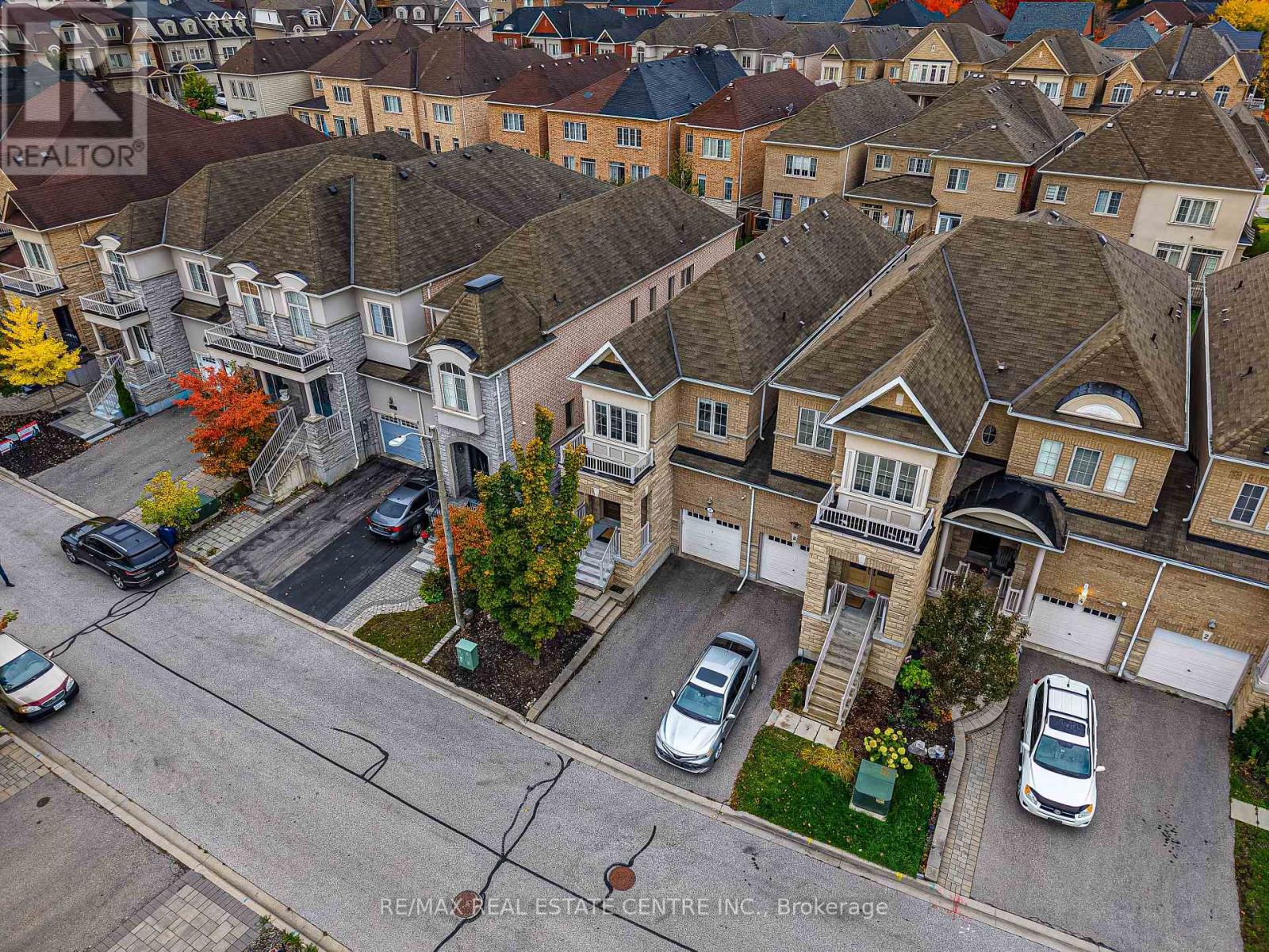 8 Bristlewood Crescent, Vaughan, Ontario  L4J 0H4 - Photo 2 - N12477169
