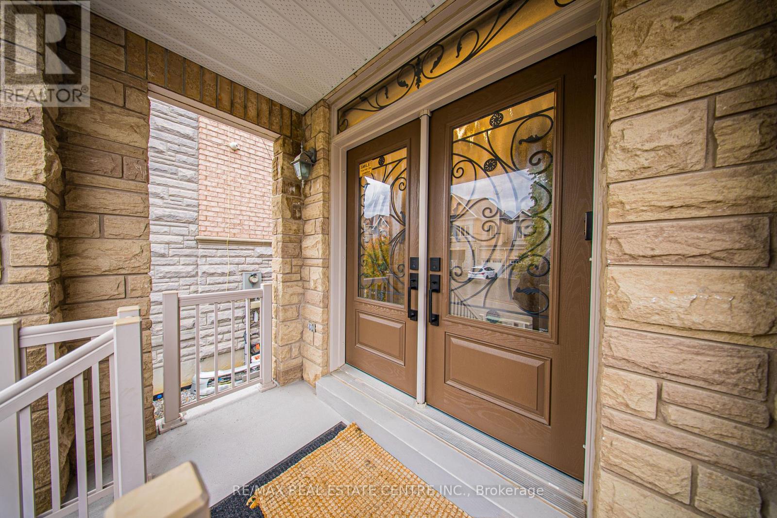 8 Bristlewood Crescent, Vaughan, Ontario  L4J 0H4 - Photo 5 - N12477169