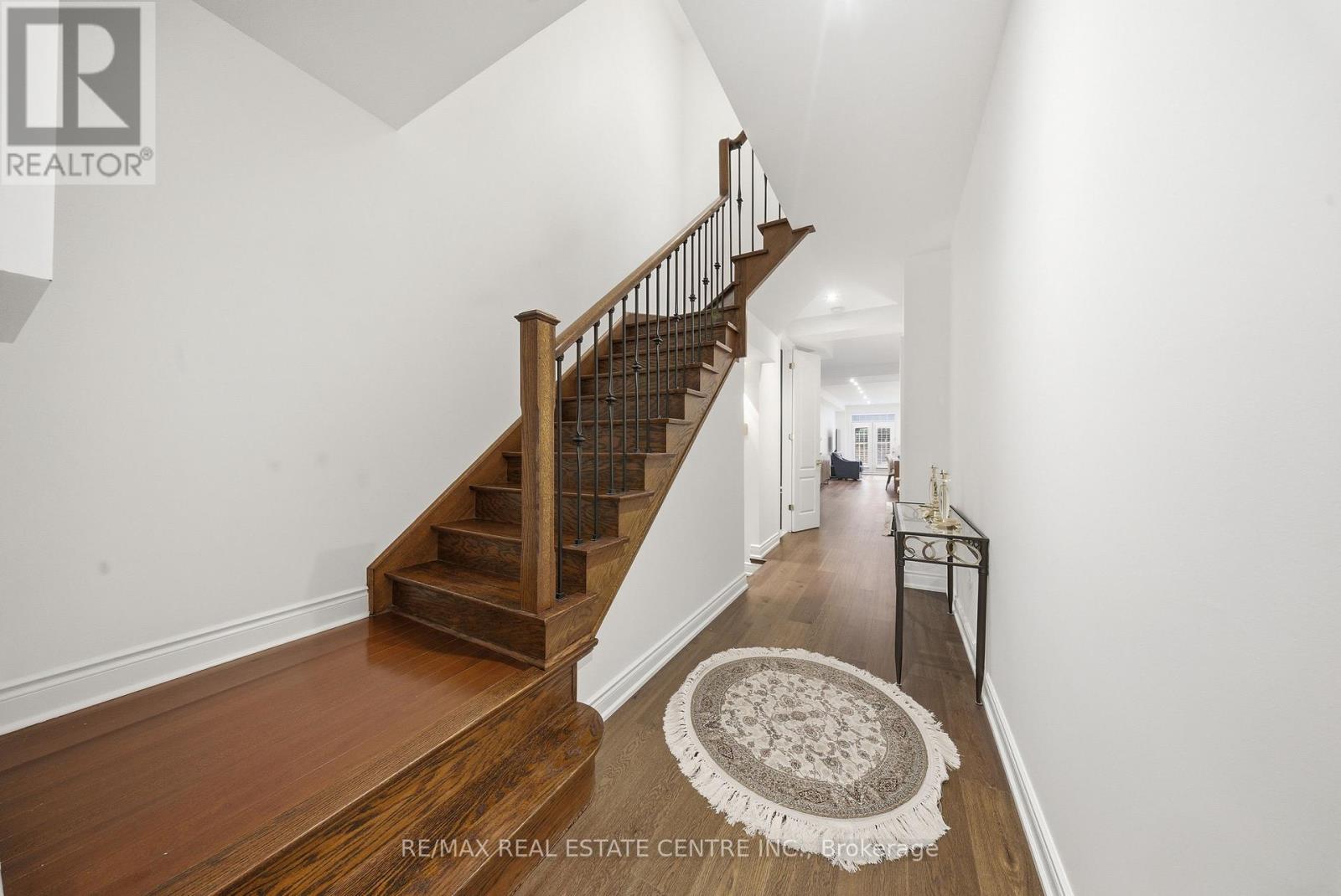 8 Bristlewood Crescent, Vaughan, Ontario  L4J 0H4 - Photo 9 - N12477169