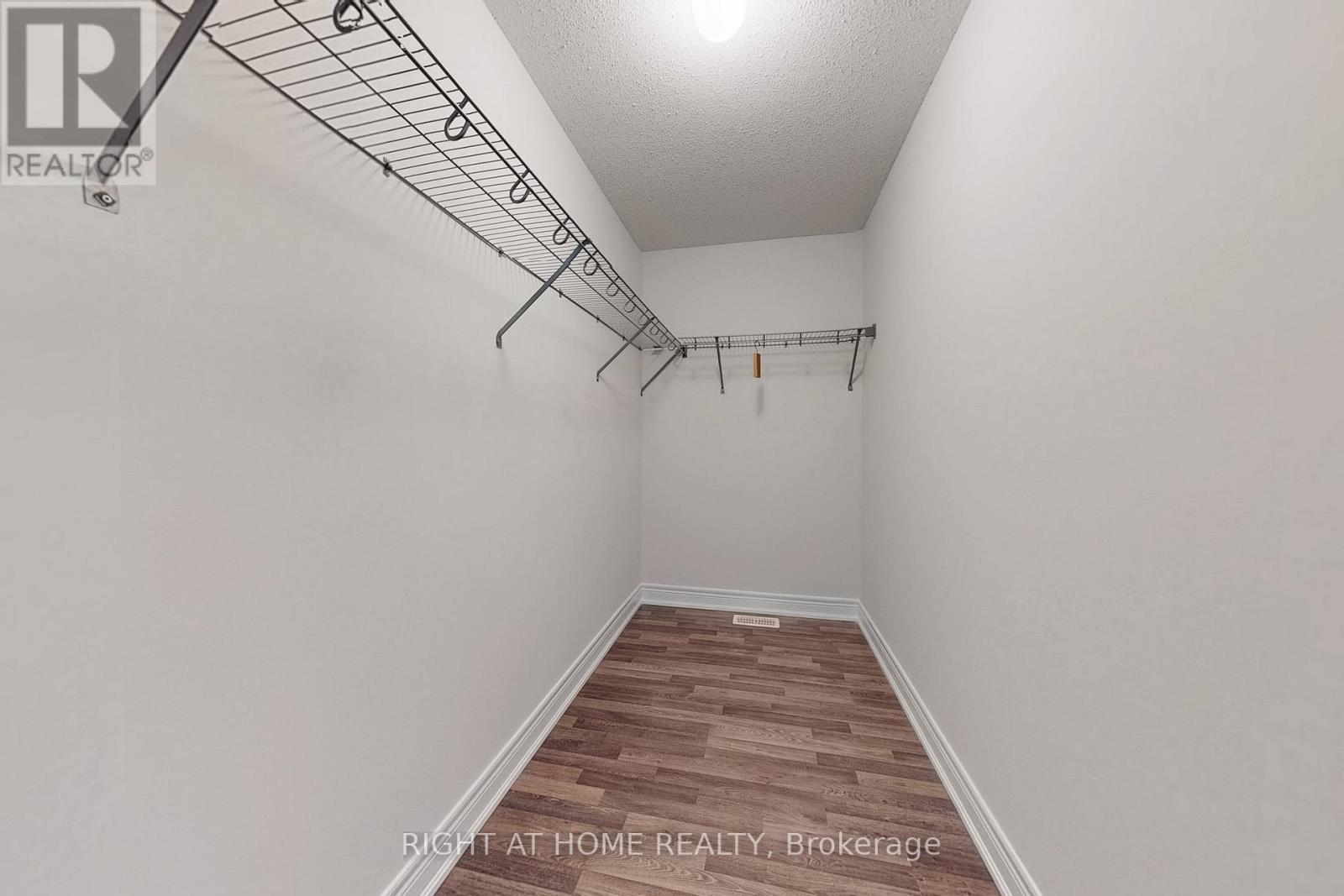 11 Robert Wilson Crescent, Georgina, Ontario  L4P 0G8 - Photo 27 - N12477183