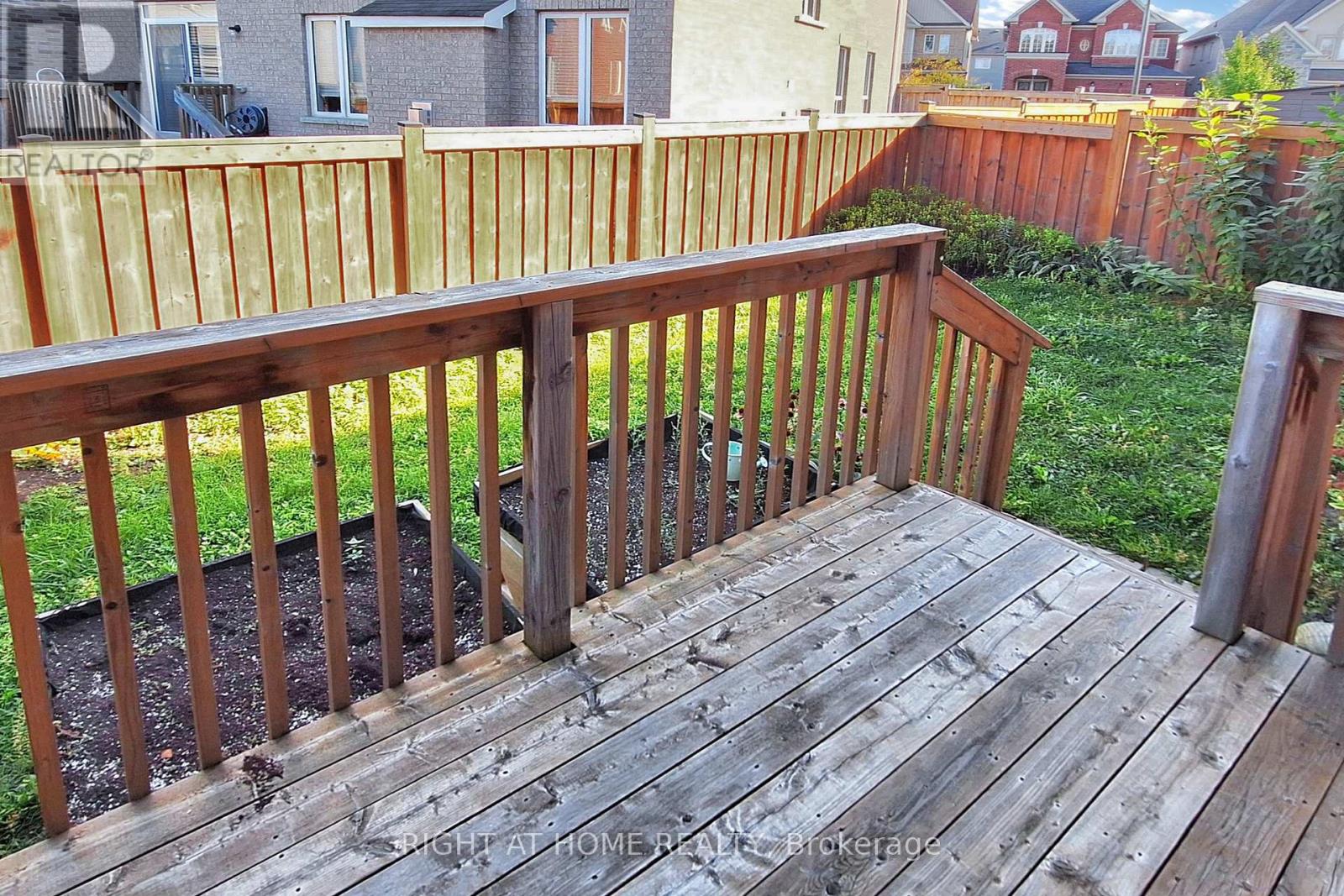 11 Robert Wilson Crescent, Georgina, Ontario  L4P 0G8 - Photo 46 - N12477183